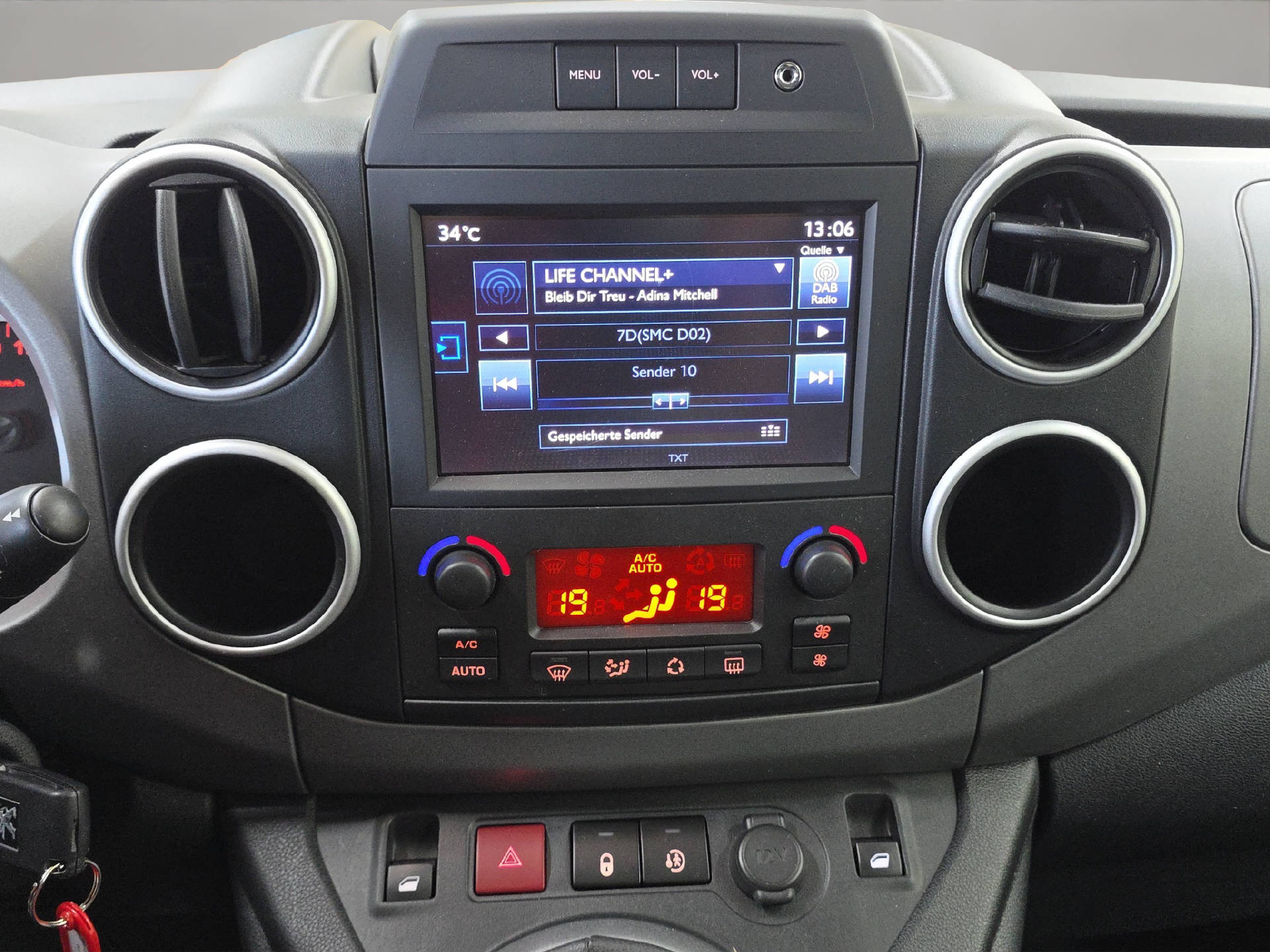 PEUGEOT Partner Tepee 1.2 PureTech Allure S/S-image-9