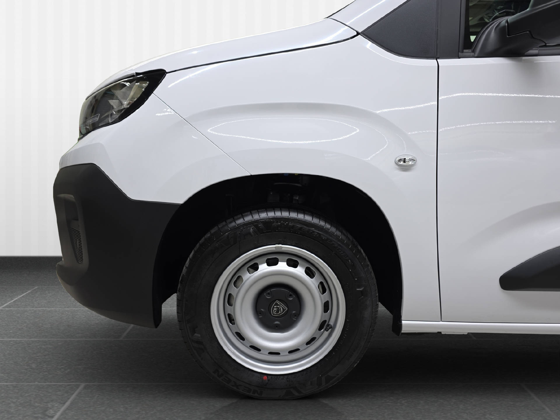 PEUGEOT Partner Tepee 1.2 PureTech Allure S/S-image-1