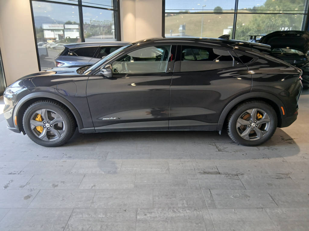 FORD Mustang Mach-E Extended-image-2
