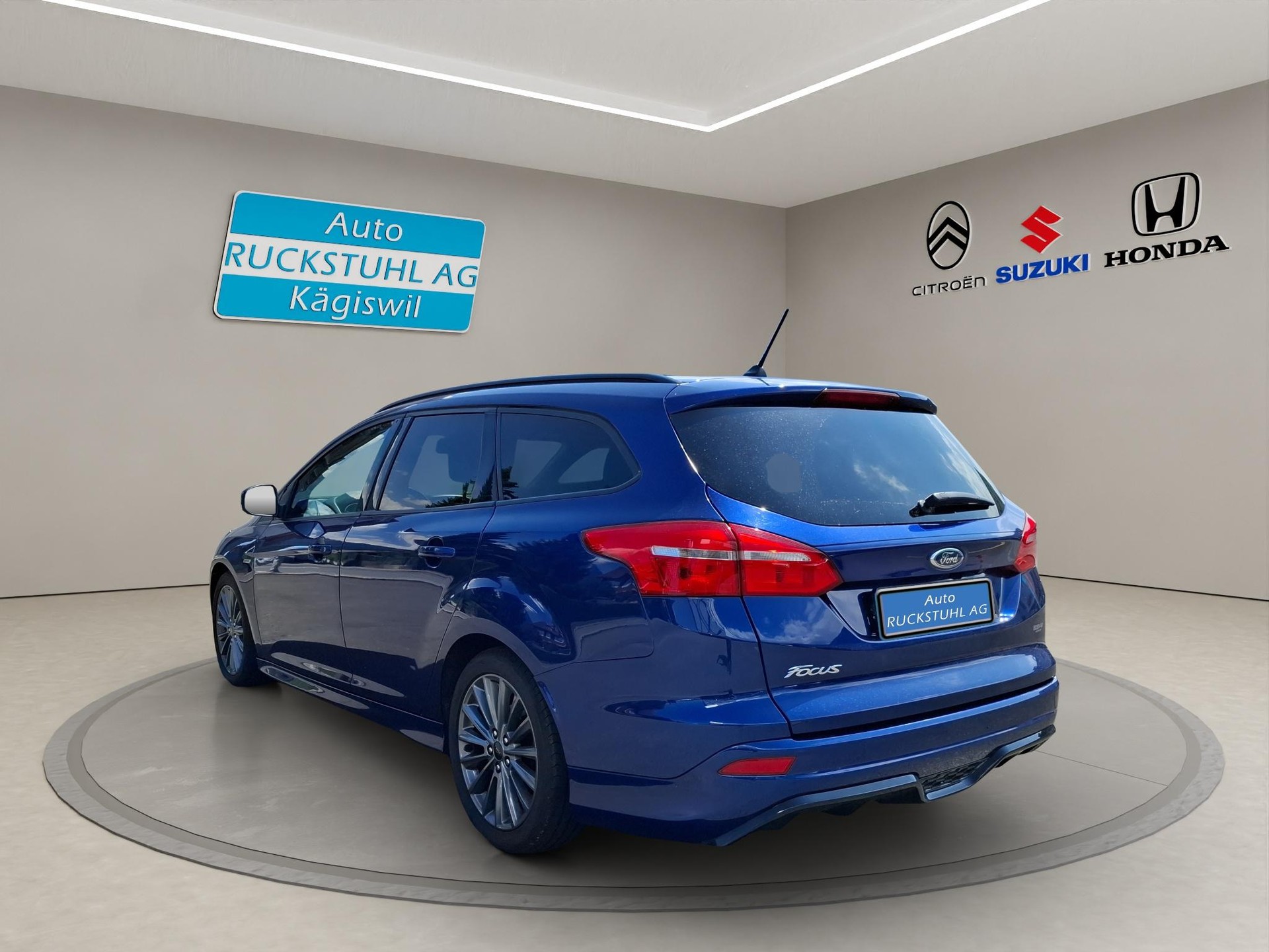 FORD Focus Station Wagon 1.5 TDCi 120 ST-Line-image-3