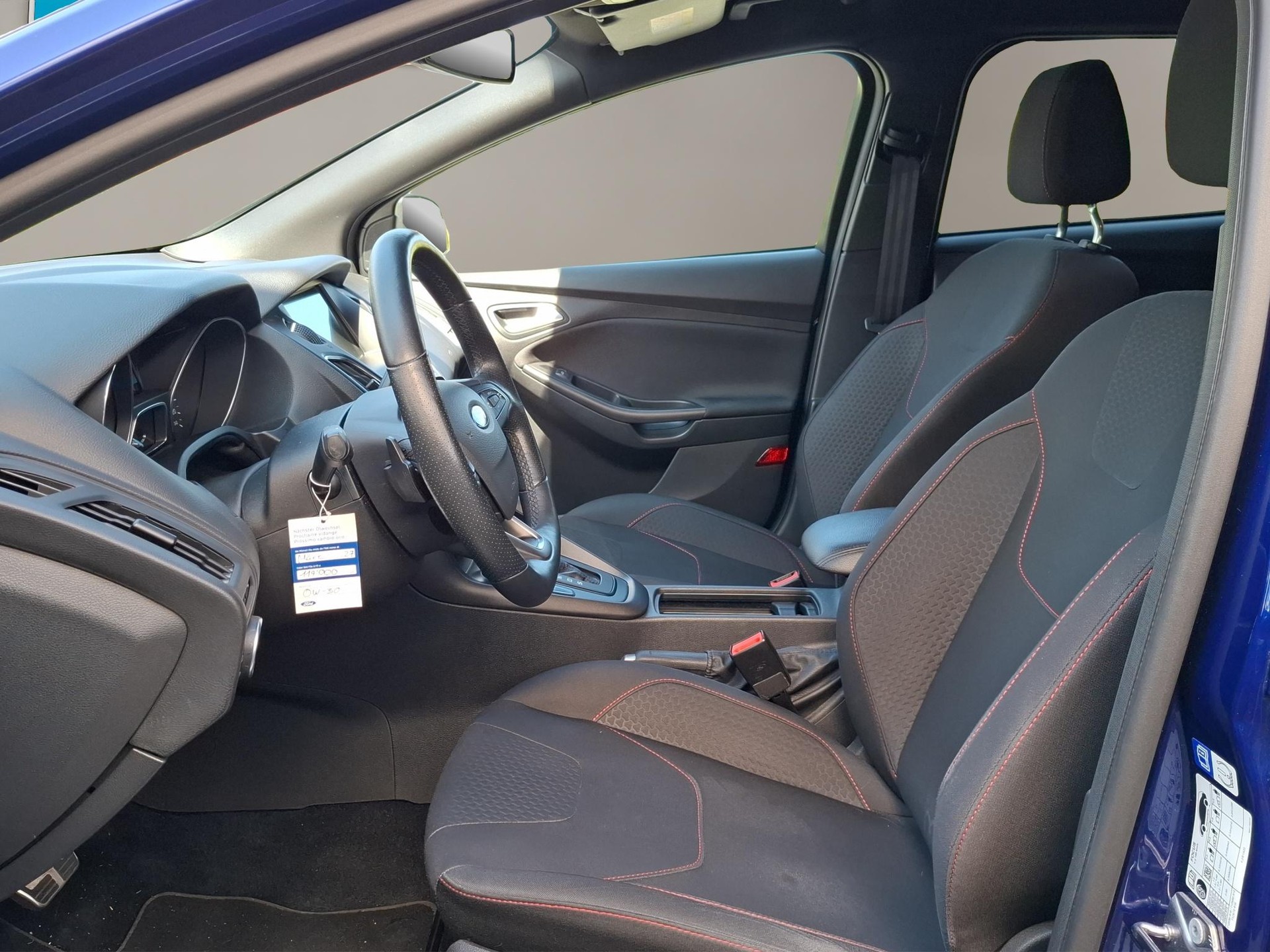 FORD Focus Station Wagon 1.5 TDCi 120 ST-Line-image-4