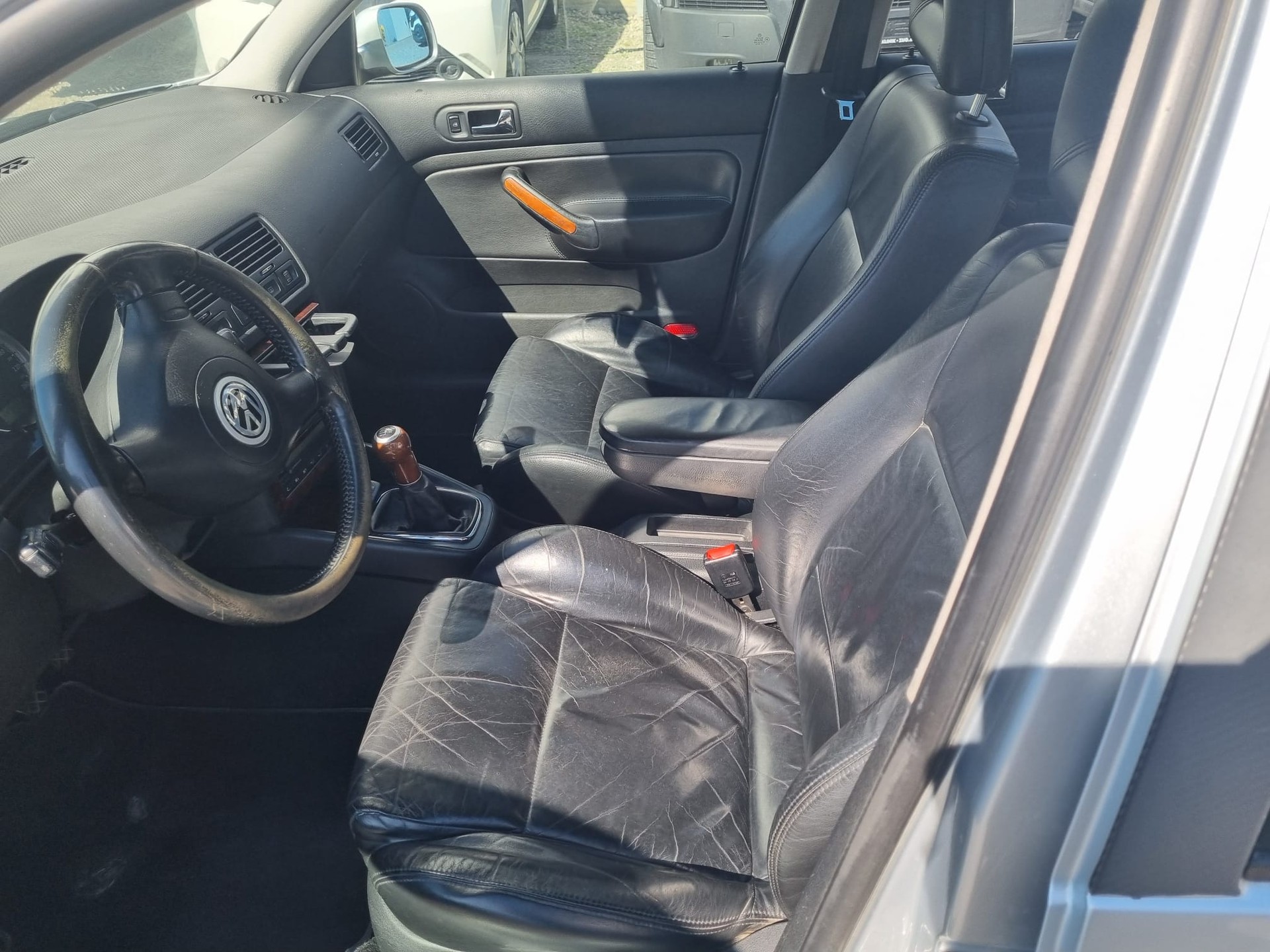 VW Bora Variant 2.8 Highline Euro 4-image-7
