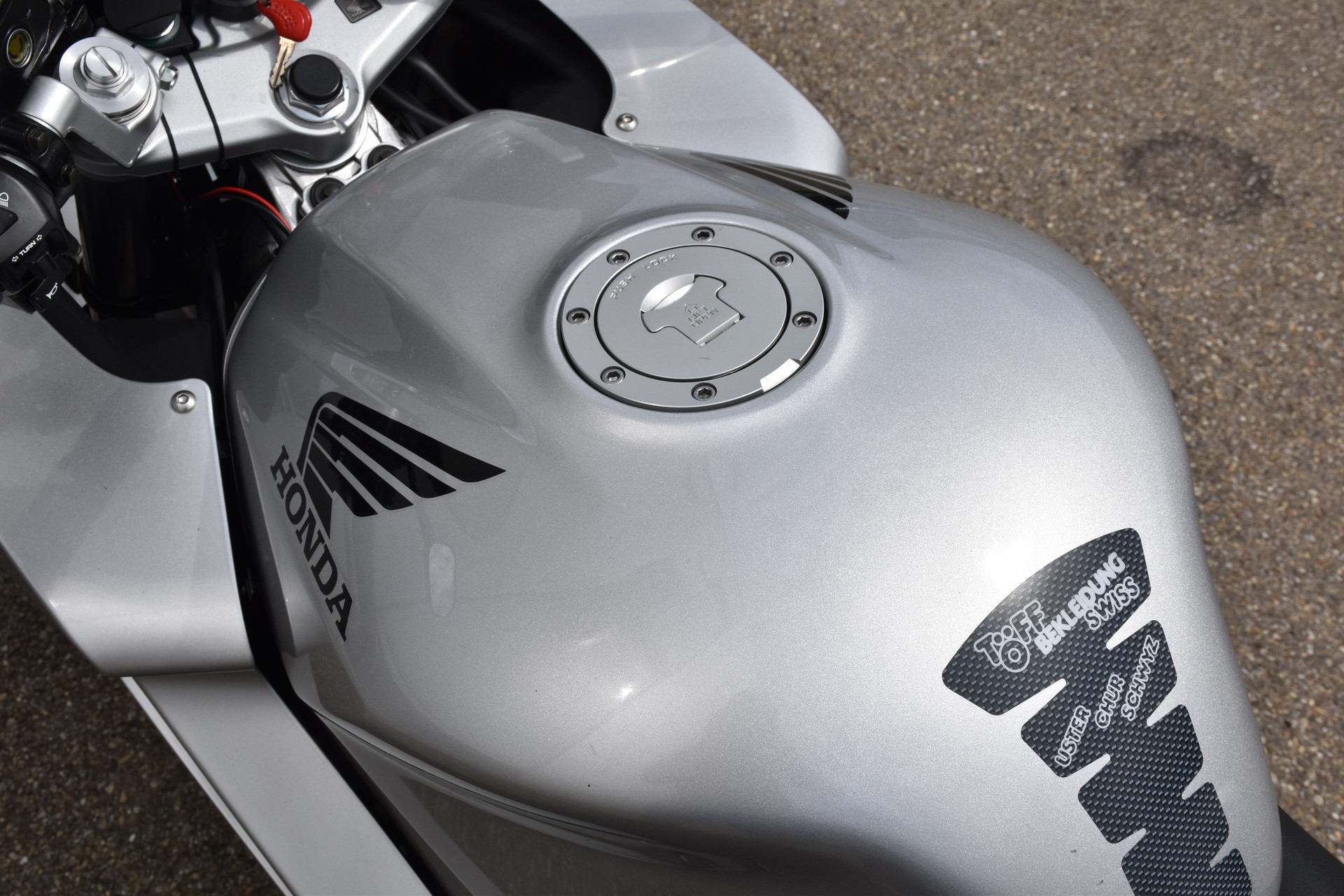 HONDA VFR 800 FI ABS-image-13