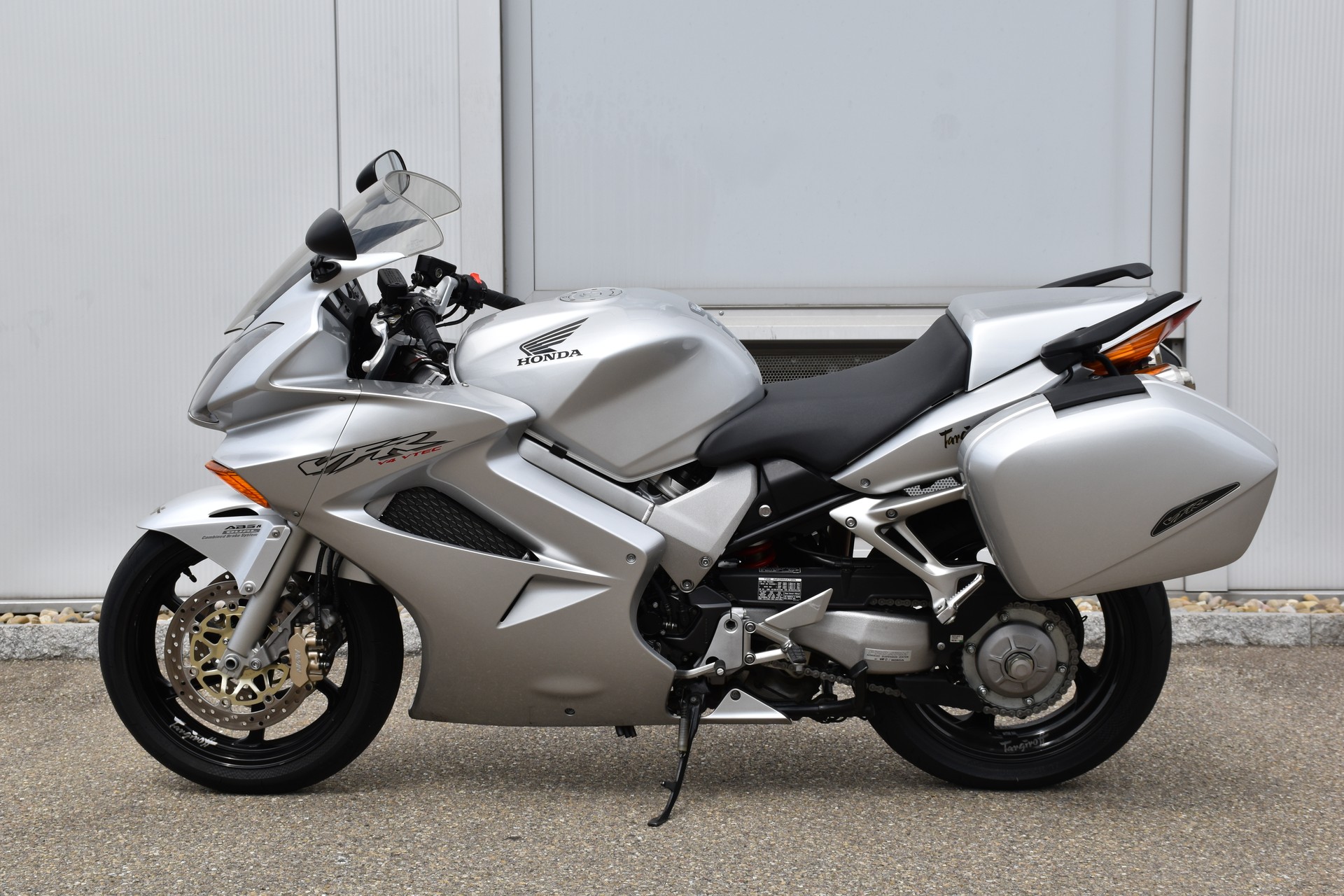HONDA VFR 800 FI ABS-image-5