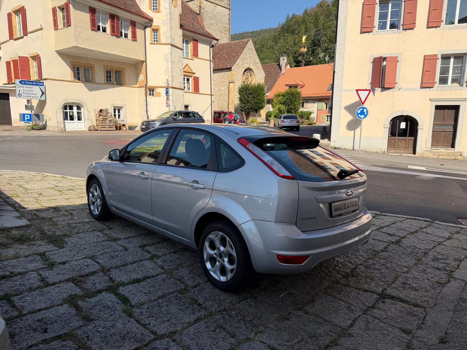 FORD Focus 1.6i VCT Carving-image-4