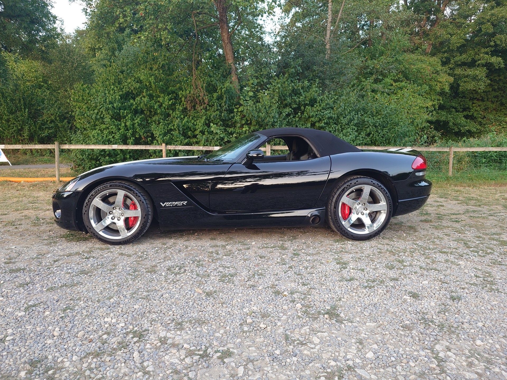 DODGE Viper SRT-10