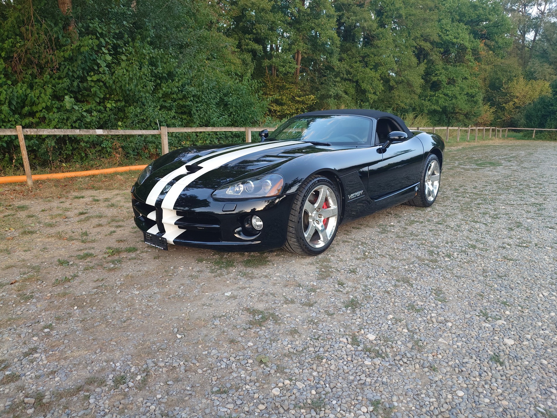 DODGE Viper SRT-10-image-1