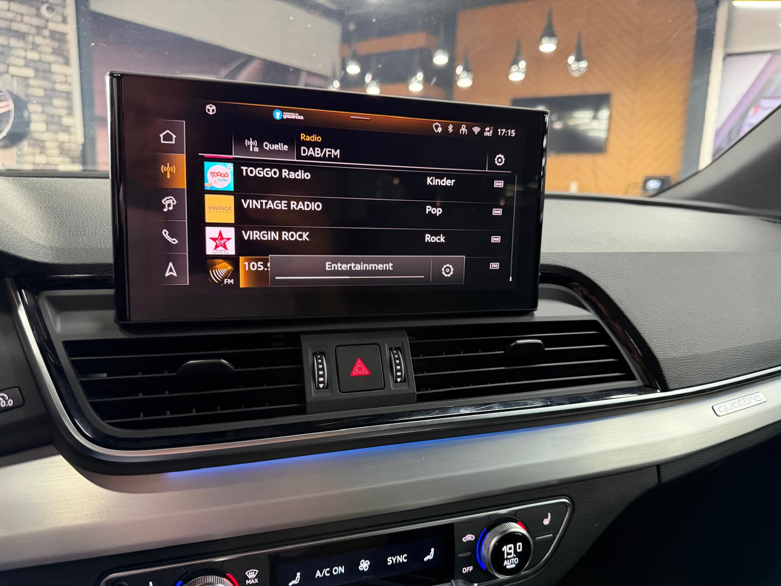 AUDI Q5 Sportback 40 TDI S line quattro S-tronic-image-14