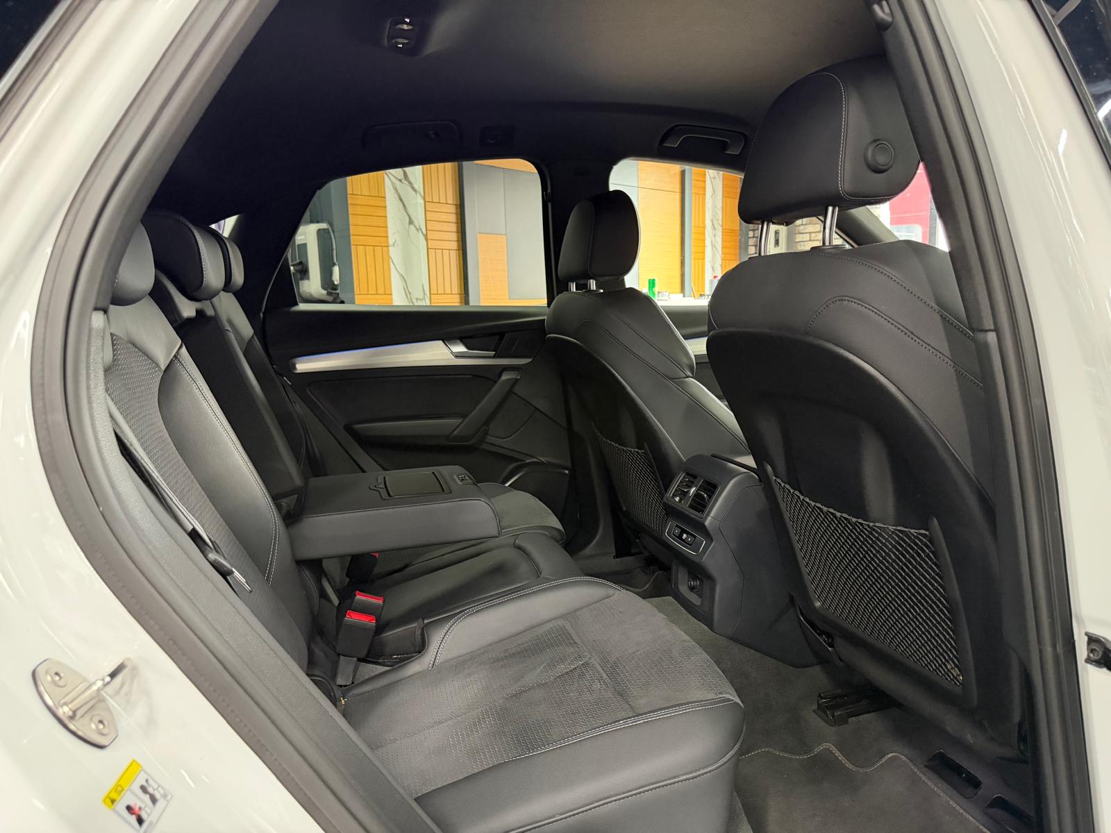AUDI Q5 Sportback 40 TDI S line quattro S-tronic-image-7