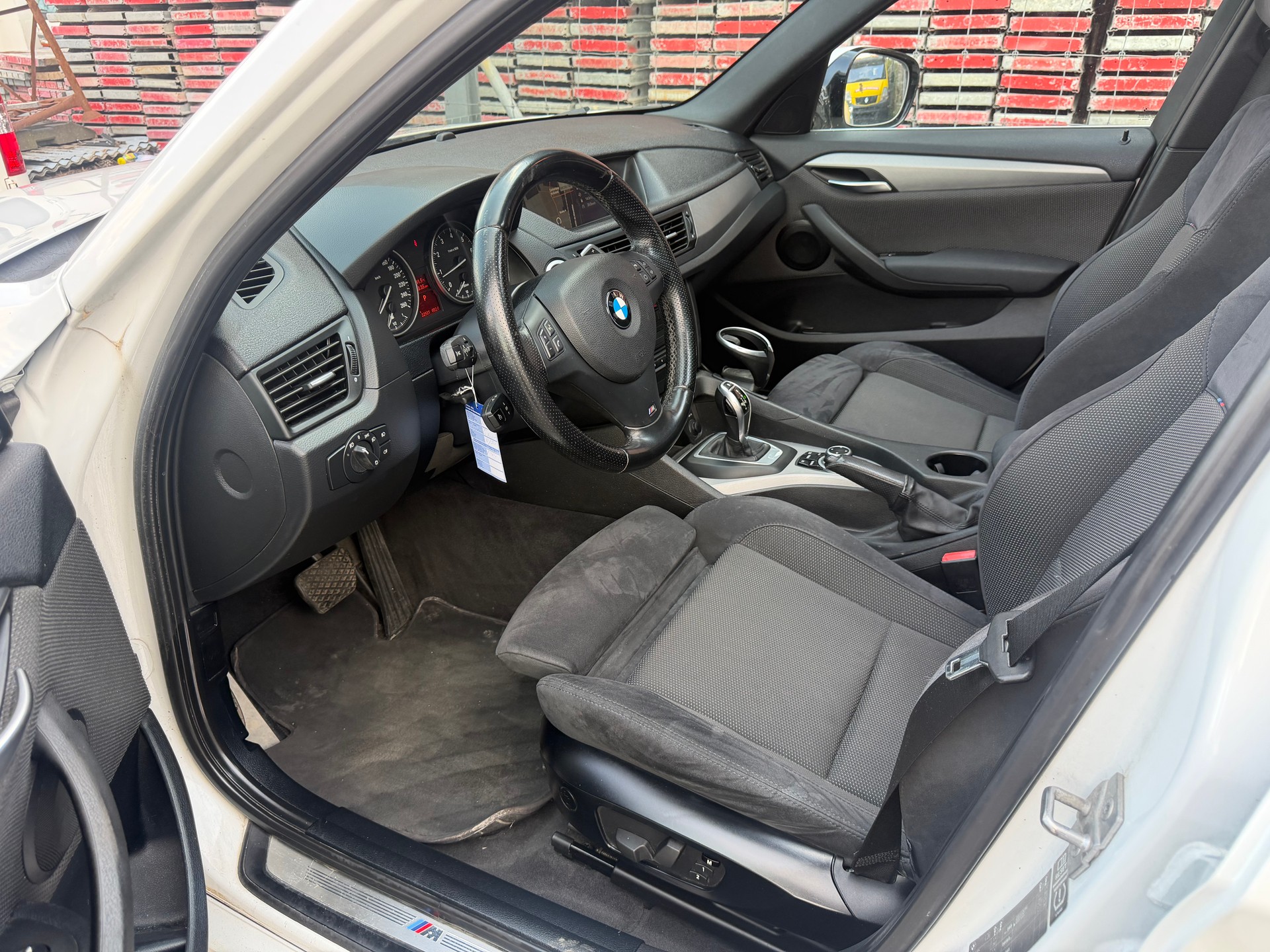 BMW X1 xDrive 28i Steptronic M Paket-image-11