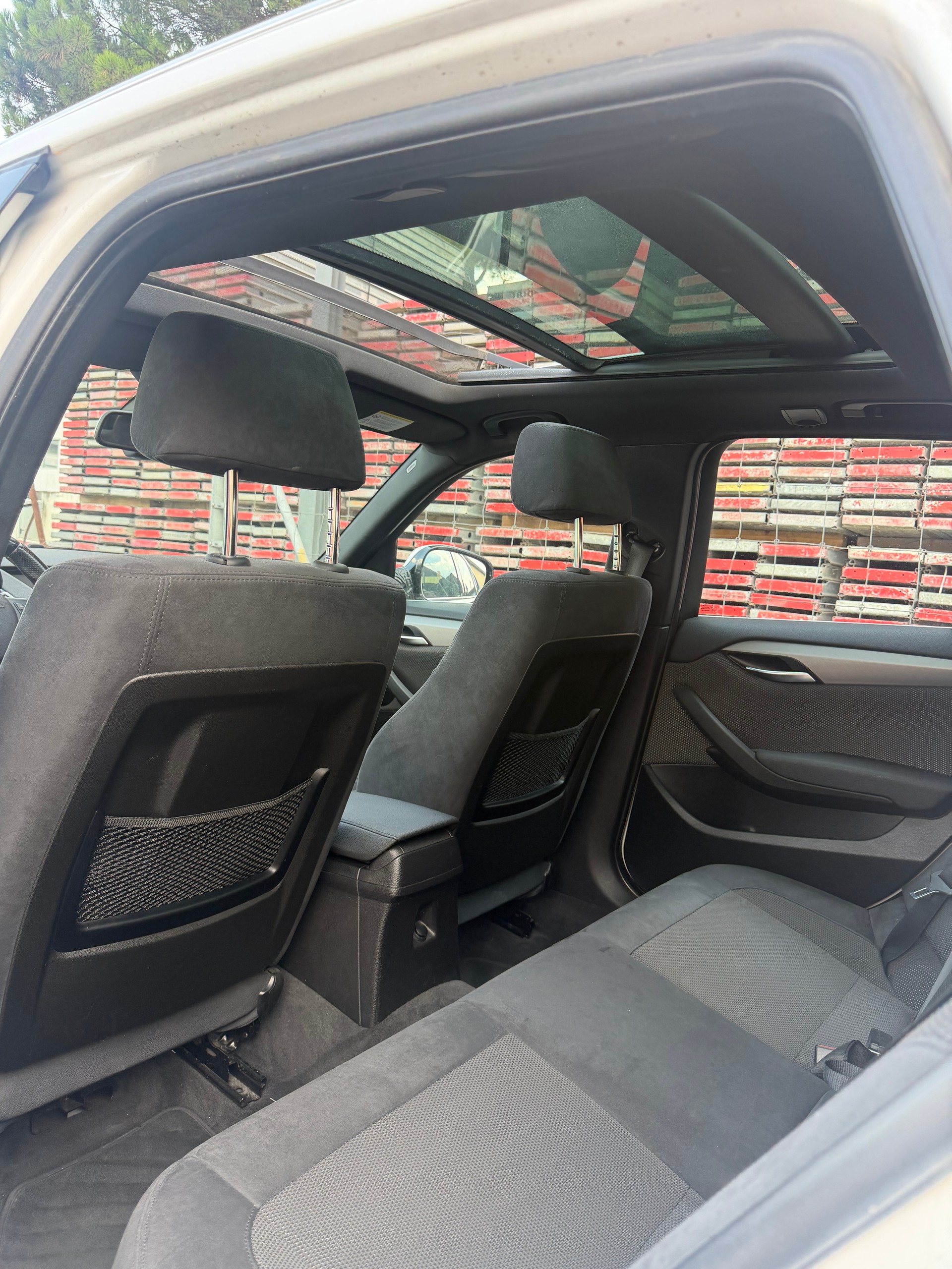 BMW X1 xDrive 28i Steptronic M Paket-image-9