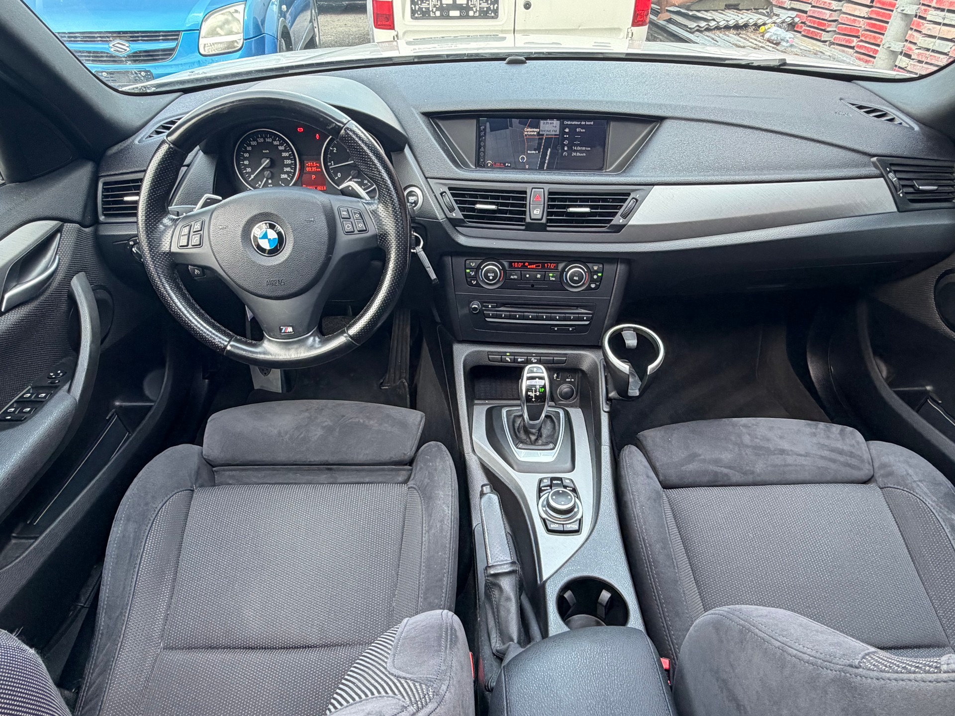 BMW X1 xDrive 28i Steptronic M Paket-image-8