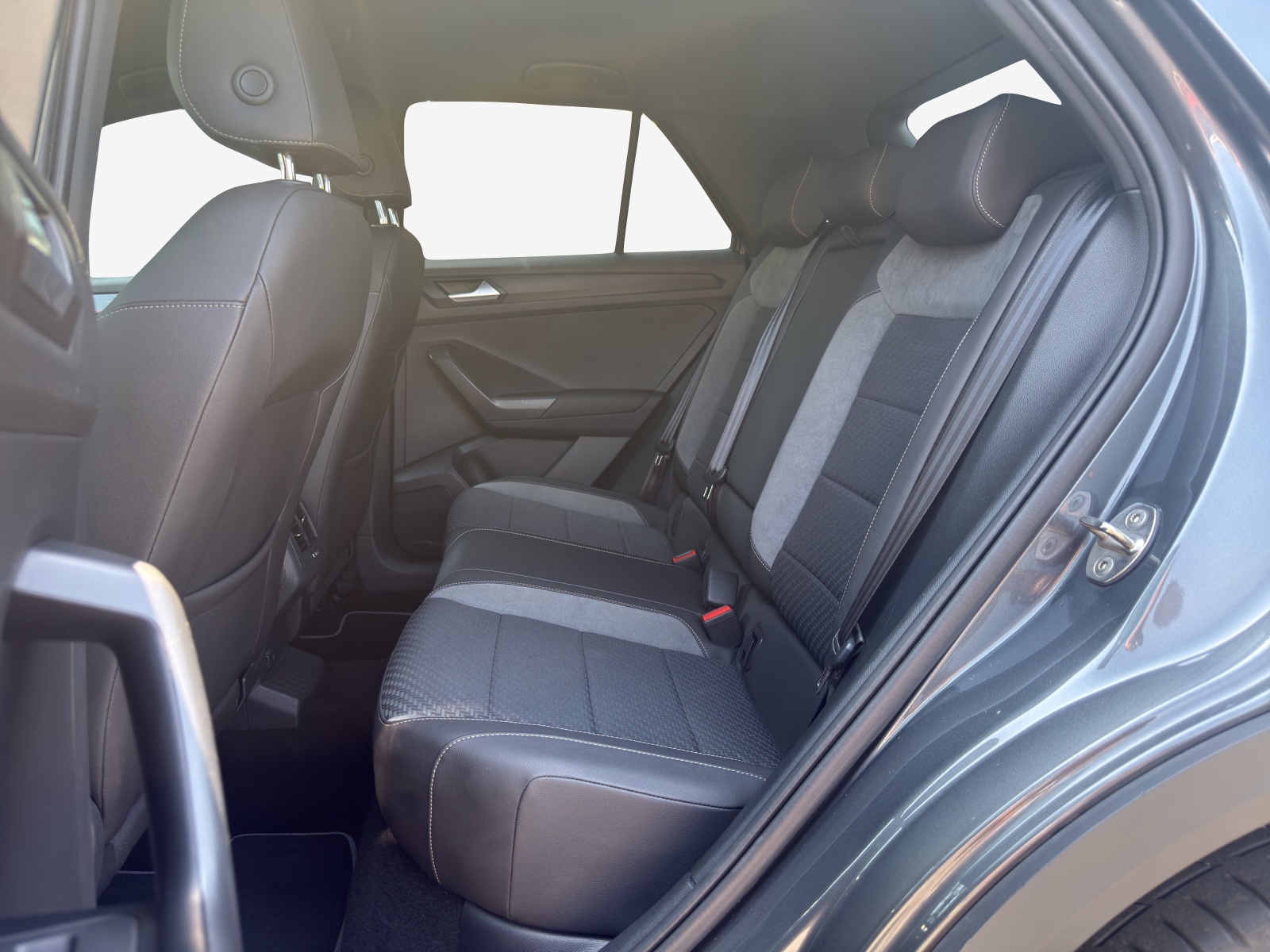 VW T-Roc 1.5 TSI EVO Sport DSG-image-11