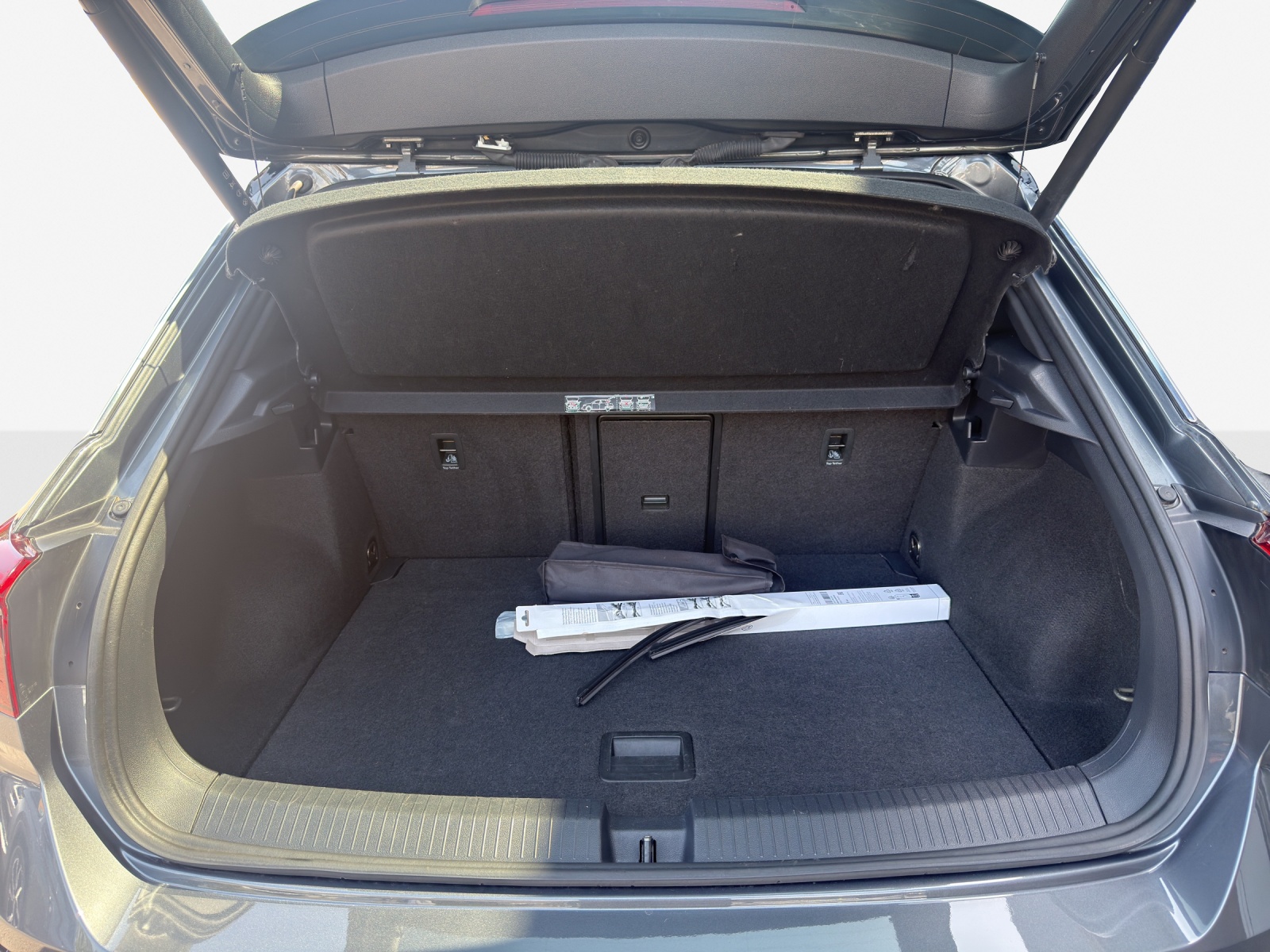 VW T-Roc 1.5 TSI EVO Sport DSG-image-12