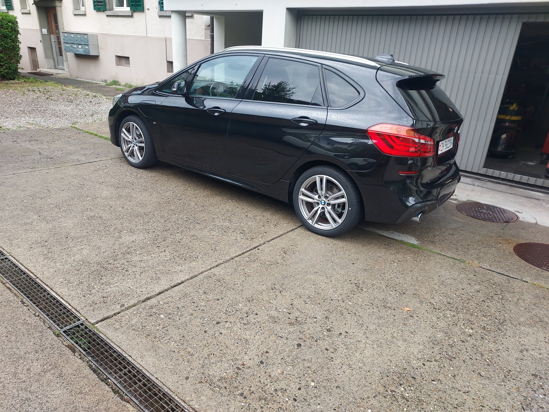 BMW 225xe iPerformance Active Tourer M Sport Steptronic-image-1