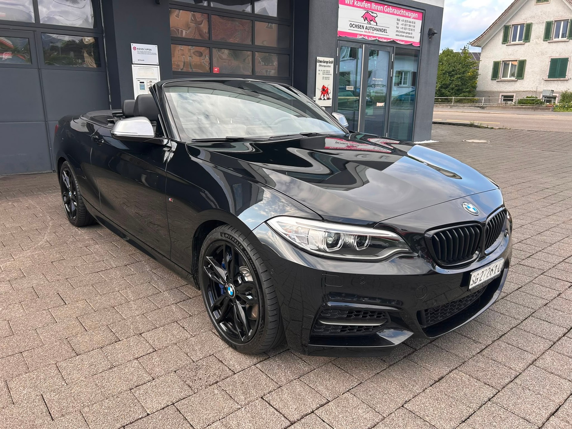 BMW M235i xDrive Steptronic-image-2