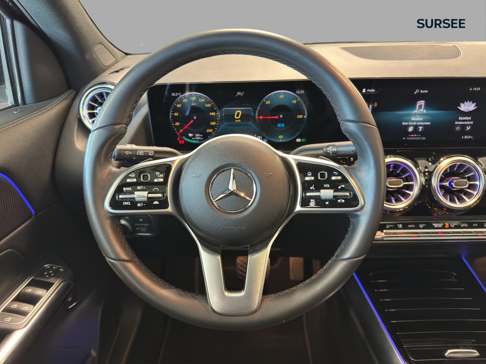 MERCEDES-BENZ EQA 250-image-9