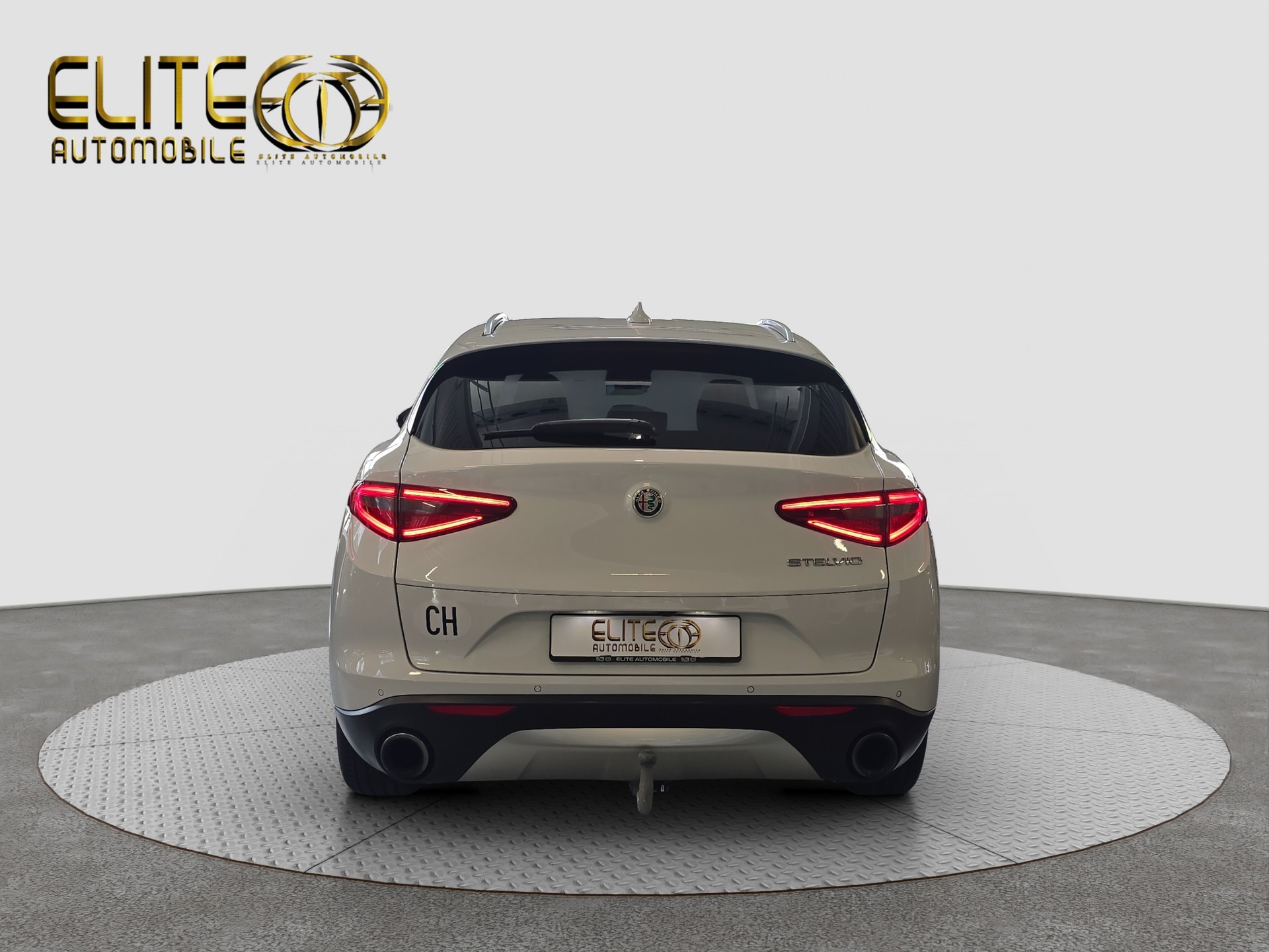 ALFA ROMEO Stelvio 2.0 Executive Q4 Automatic-image-6