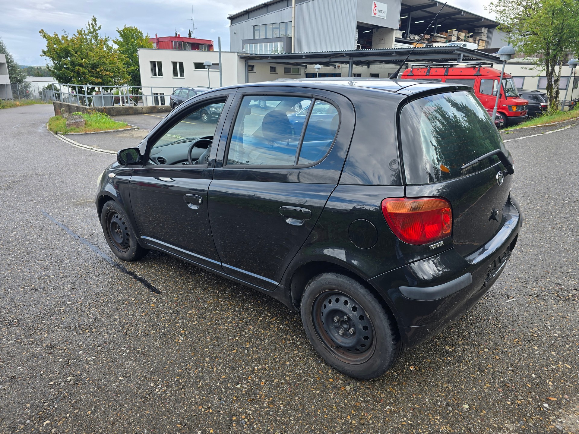 TOYOTA Yaris 1.3 Linea Sol-image-1