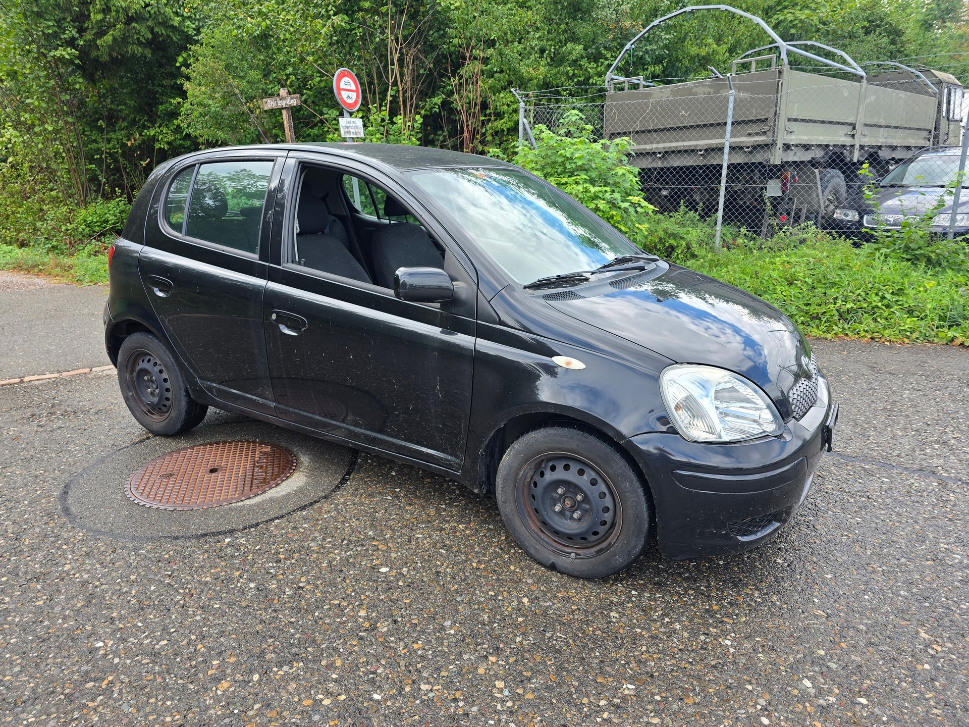 TOYOTA Yaris 1.3 Linea Sol-image-4