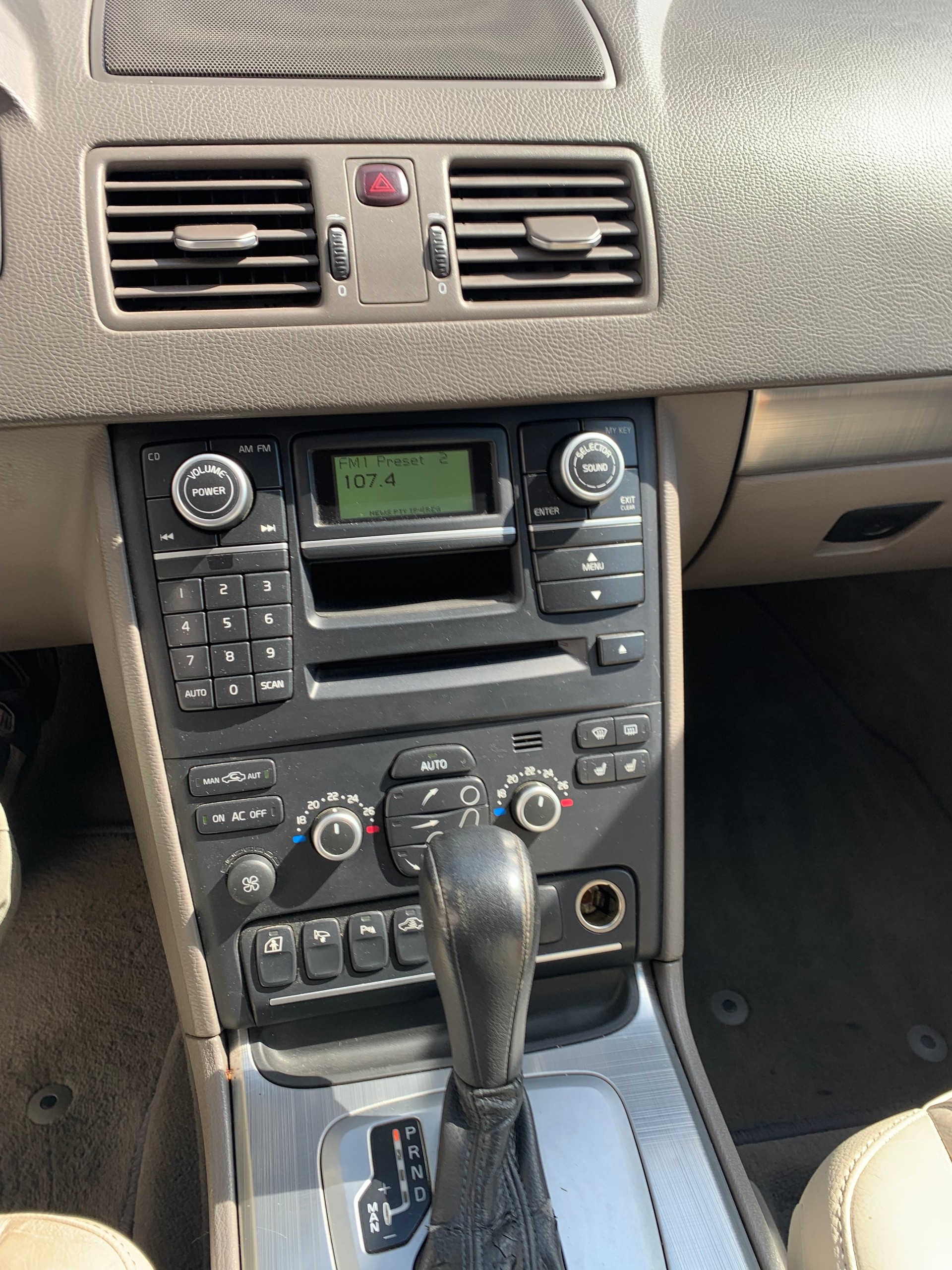 VOLVO XC90 D5 AWD Ocean Race Geartronic-image-11