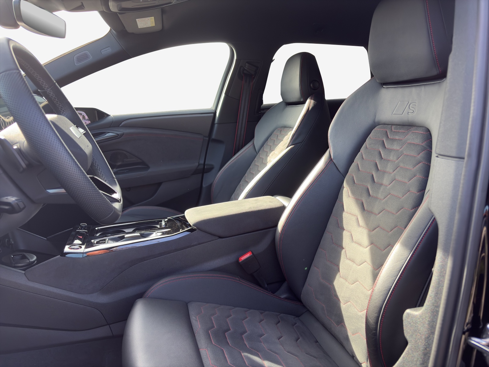 AUDI S6 Avant e-tron quattro-image-8