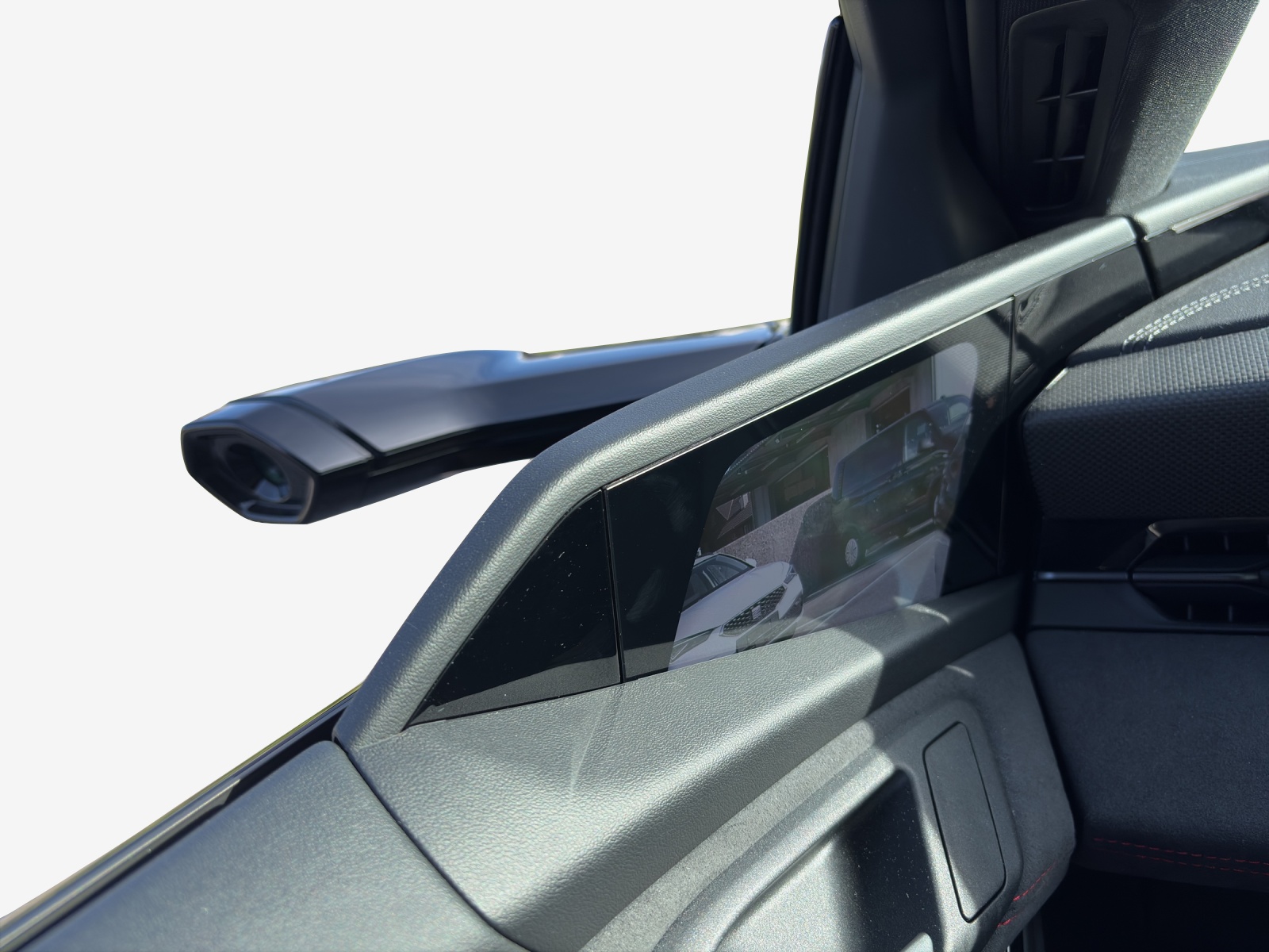 AUDI S6 Avant e-tron quattro-image-16