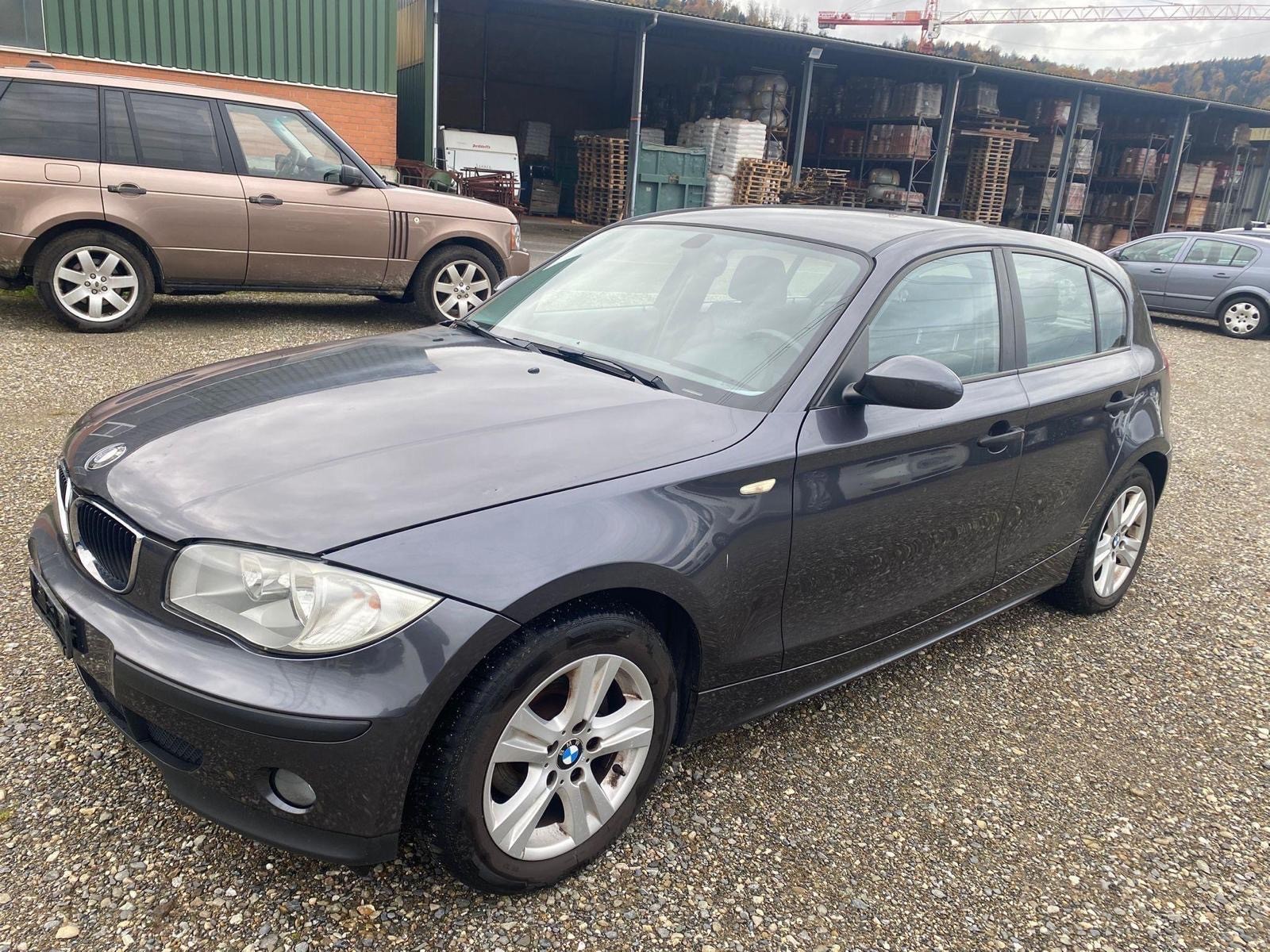 BMW 116i-image-1