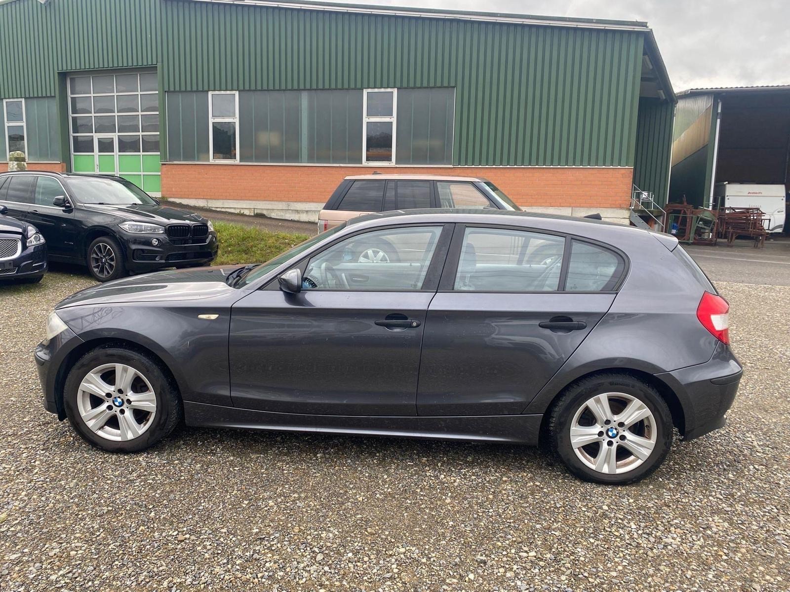 BMW 116i-image-8
