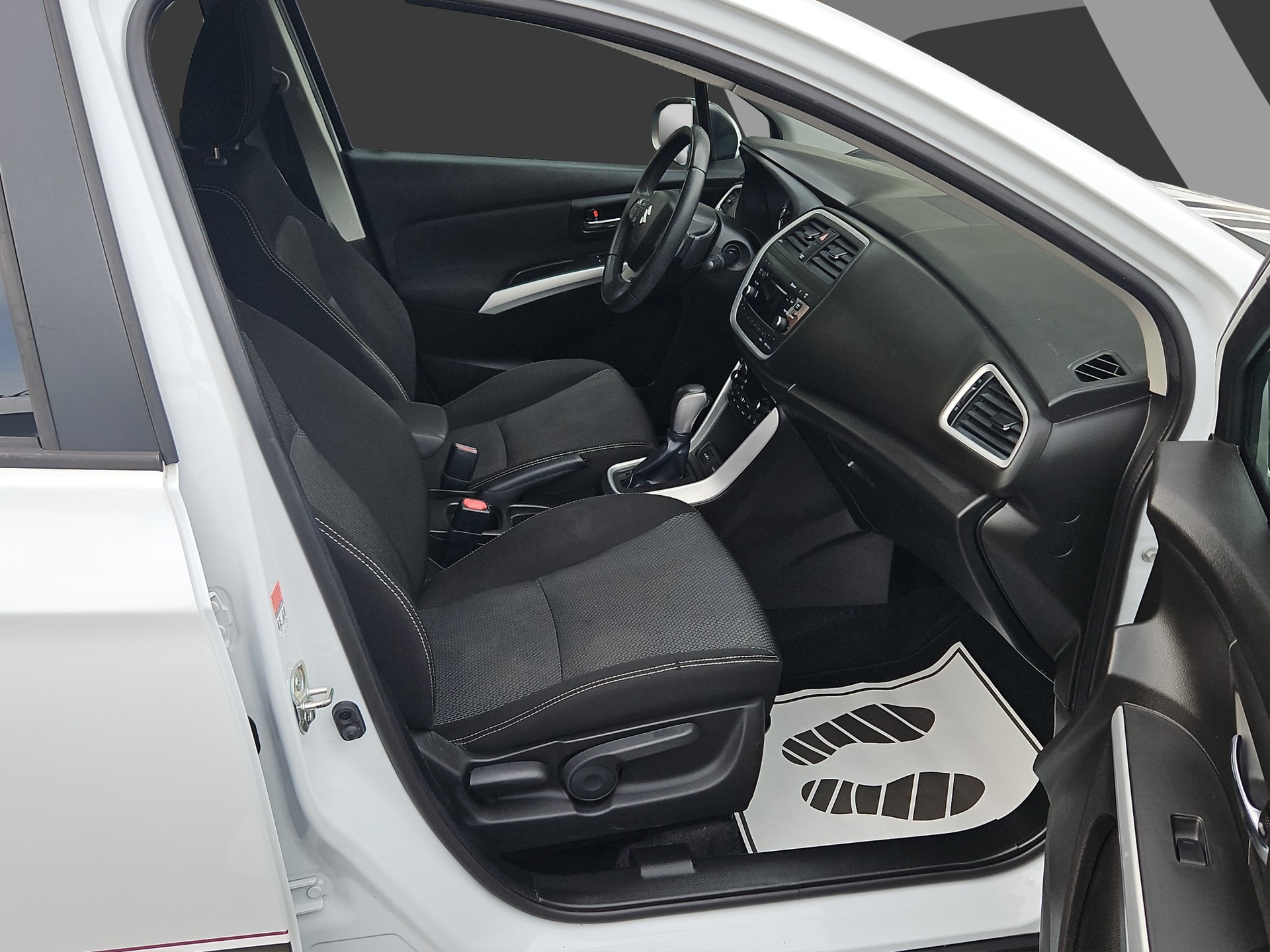 SUZUKI SX4 S-Cross 1.6 16V PizSulai 4WD CVT7-image-11