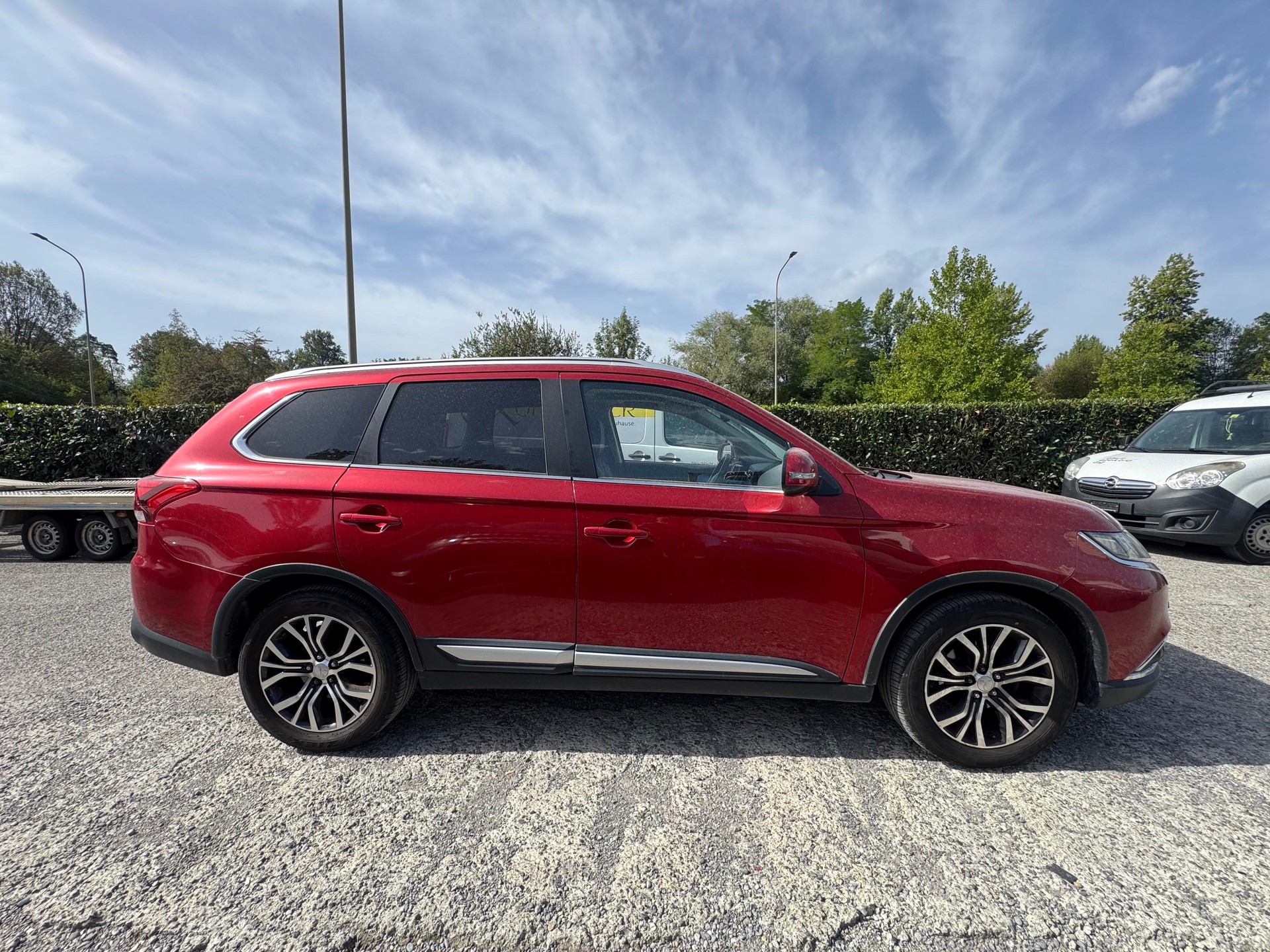 MITSUBISHI Outlander 2.2 DID Diamond 4WD Automatic-image-6