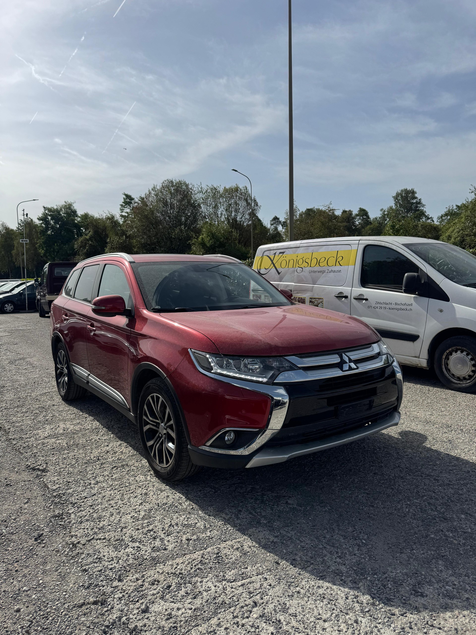 MITSUBISHI Outlander 2.2 DID Diamond 4WD Automatic-image-2