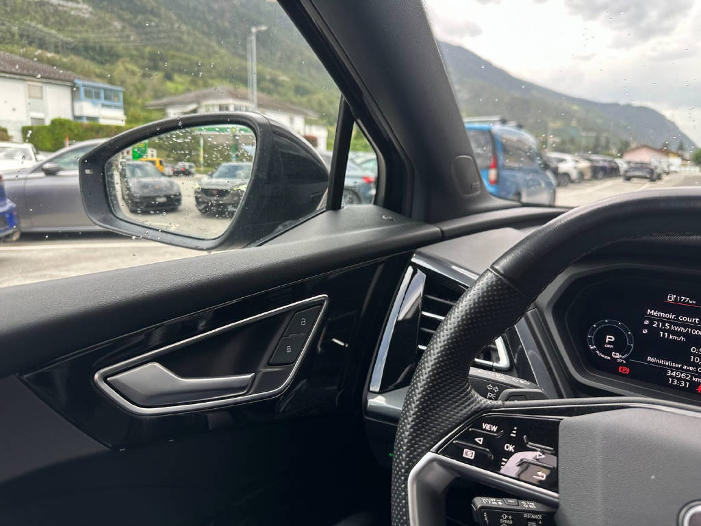 AUDI Q4 e-tron Sportback 50 quattro (CH)-image-7
