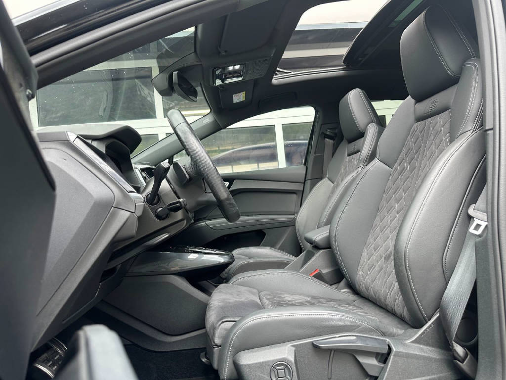 AUDI Q4 e-tron Sportback 50 quattro (CH)-image-6