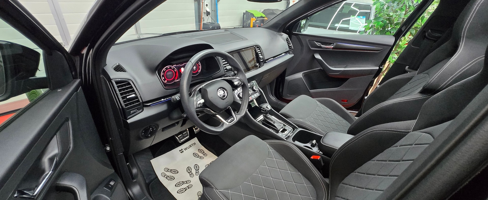 SKODA Karoq 2.0 TSI SportLine 4x4 DSG-image-18