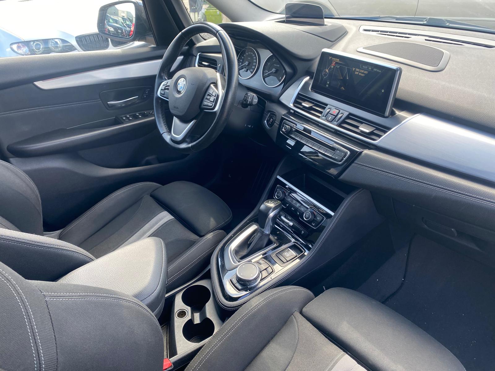BMW 220d xDrive Gran Tourer Sport Line Steptronic-image-10