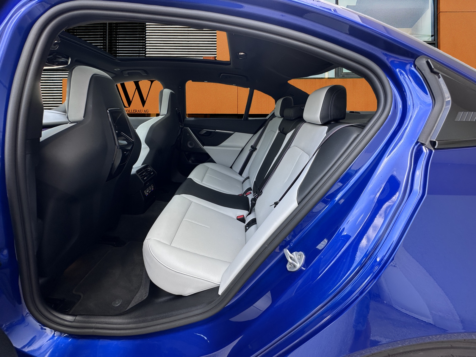 BMW M5 xDrive-image-12