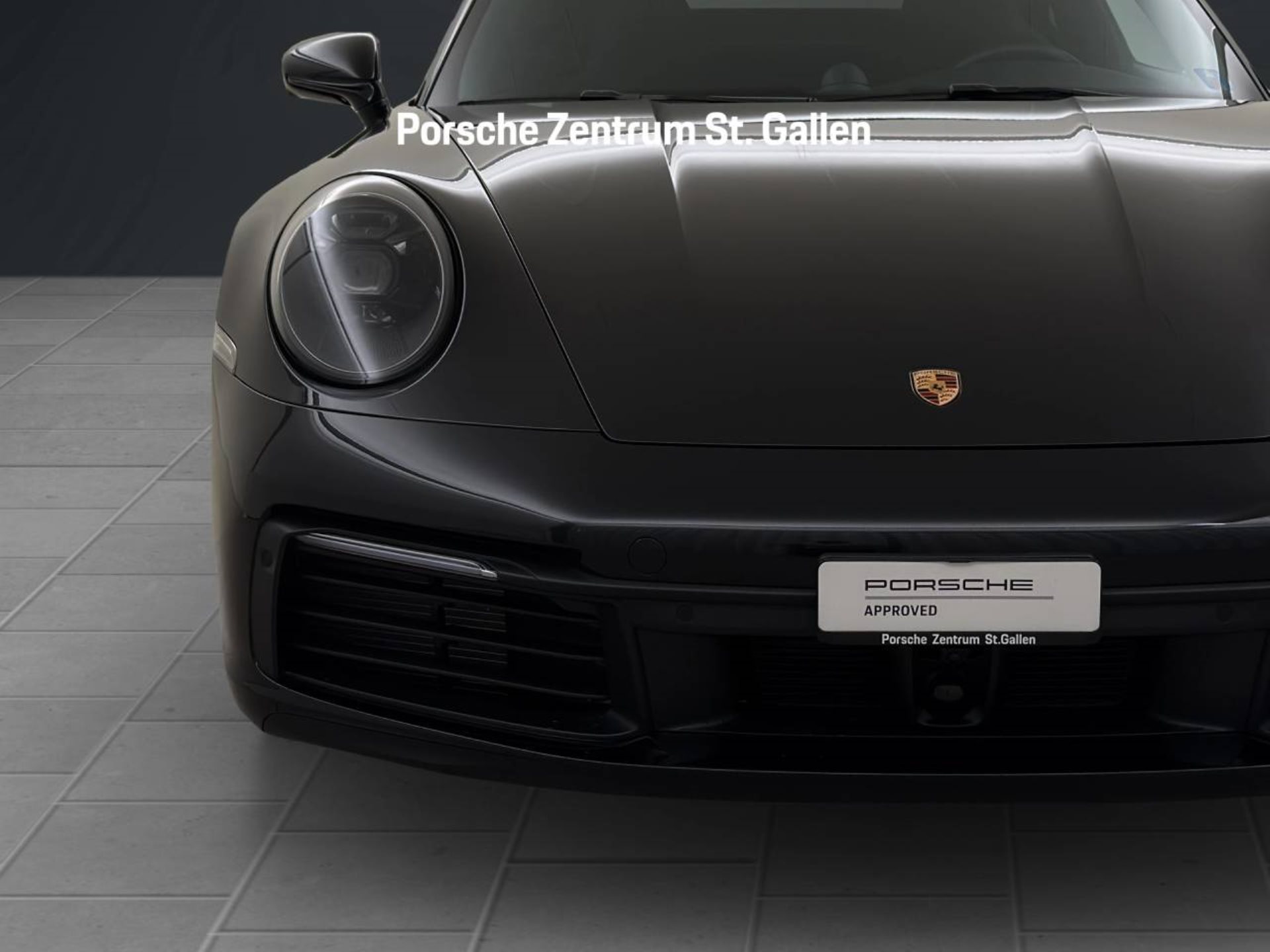 PORSCHE 911 Carrera 4-image-8