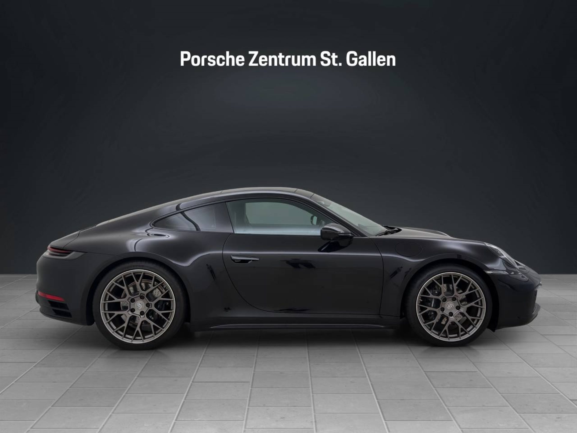 PORSCHE 911 Carrera 4-image-7