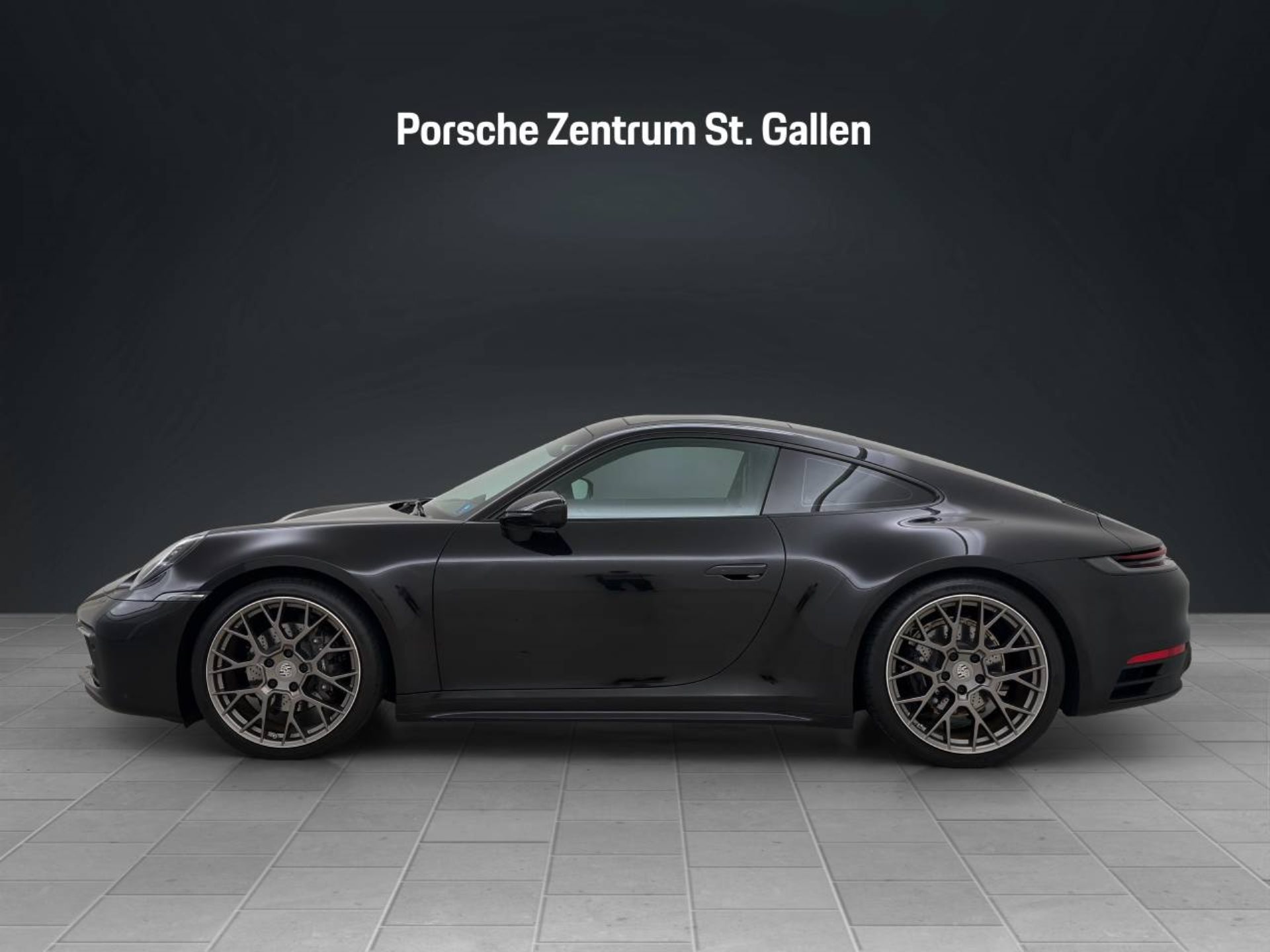 PORSCHE 911 Carrera 4-image-1