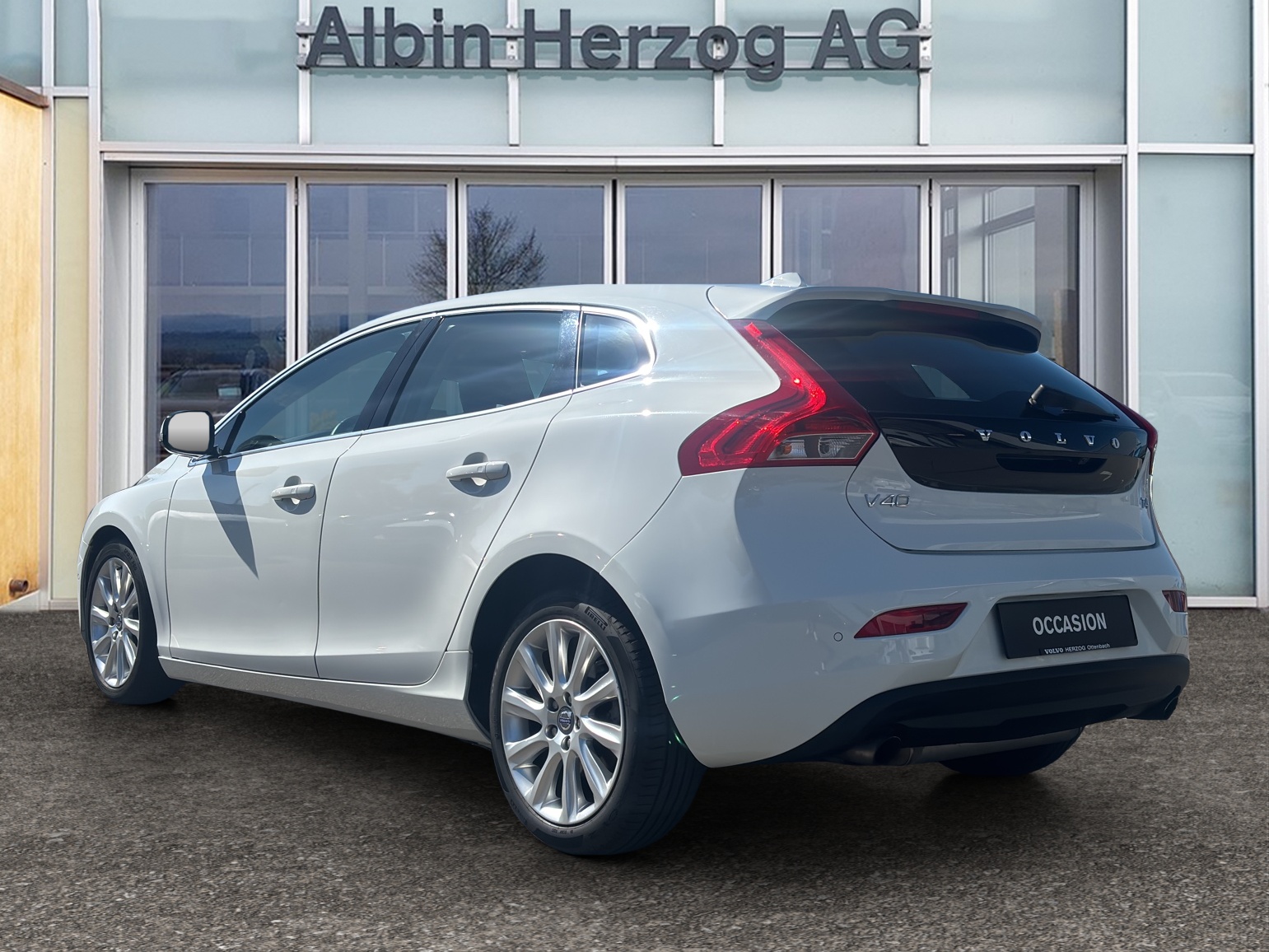 VOLVO V40 1.6 T4 Momentum S/S-showroom-element-2