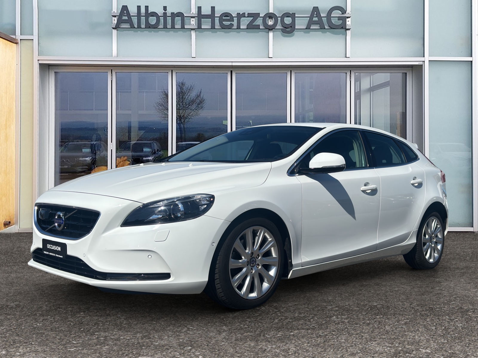 VOLVO V40 1.6 T4 Momentum S/S