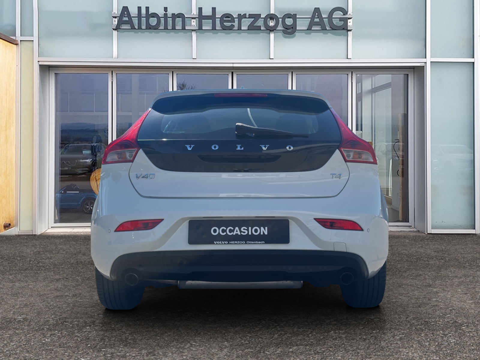 VOLVO V40 1.6 T4 Momentum S/S-image-5