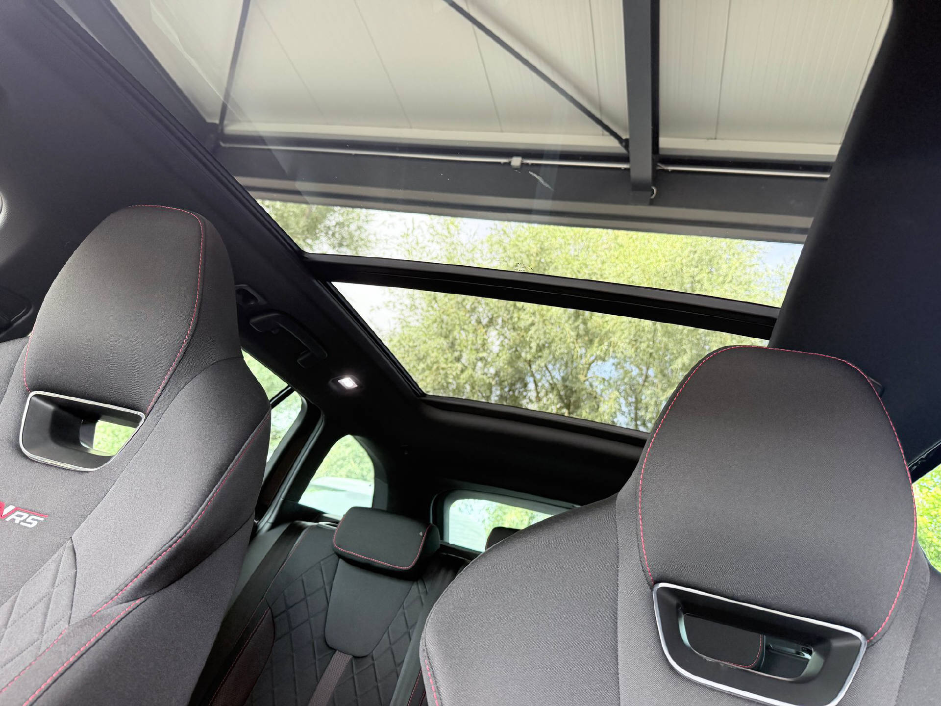 SKODA Octavia Combi 2.0 TSI RS DSG-image-6