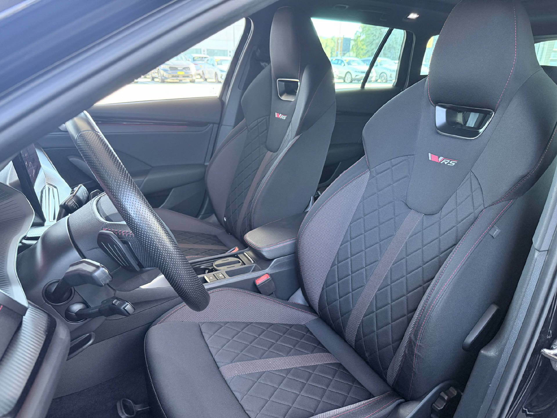SKODA Octavia Combi 2.0 TSI RS DSG-image-5