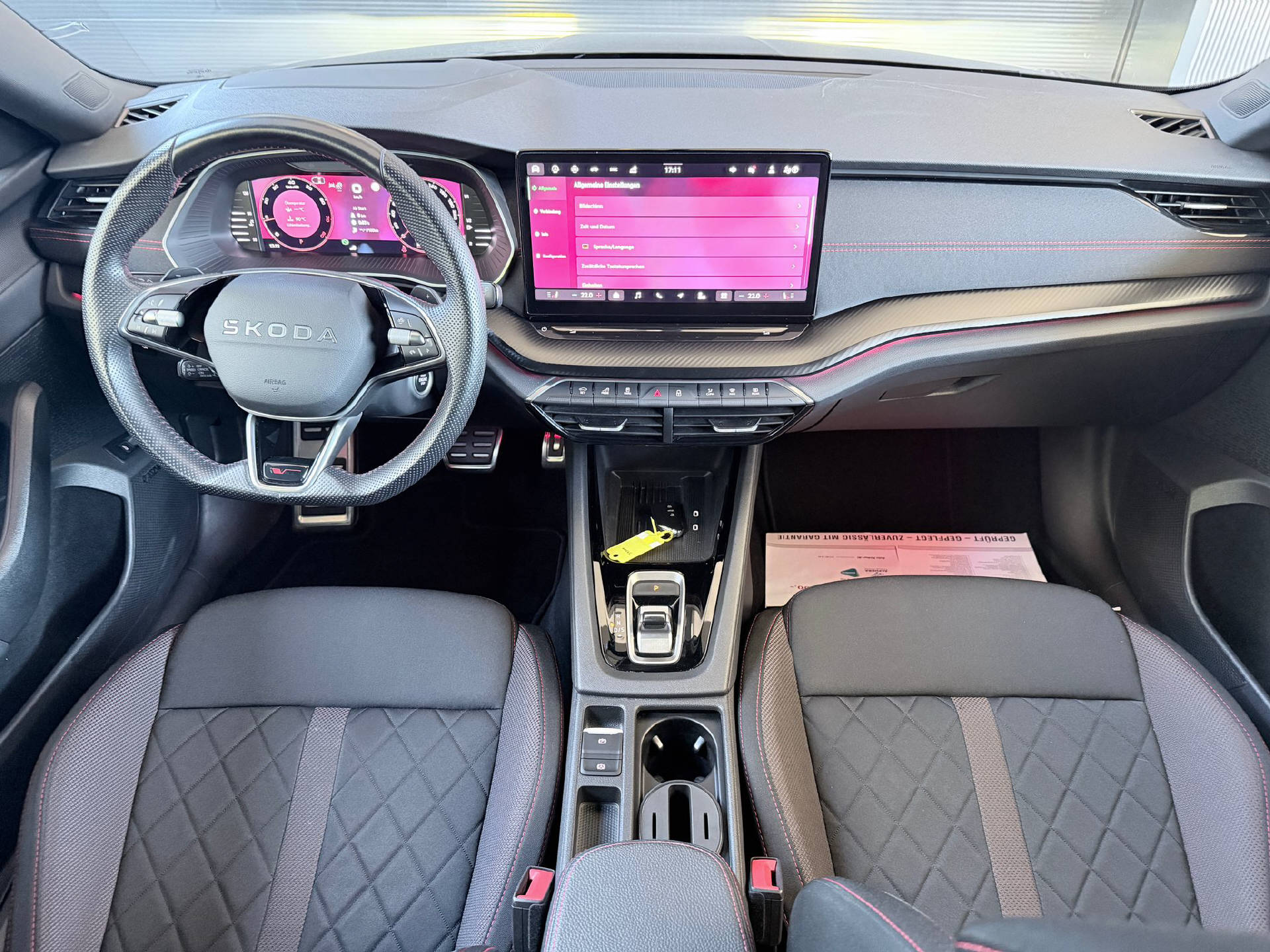 SKODA Octavia Combi 2.0 TSI RS DSG-image-7
