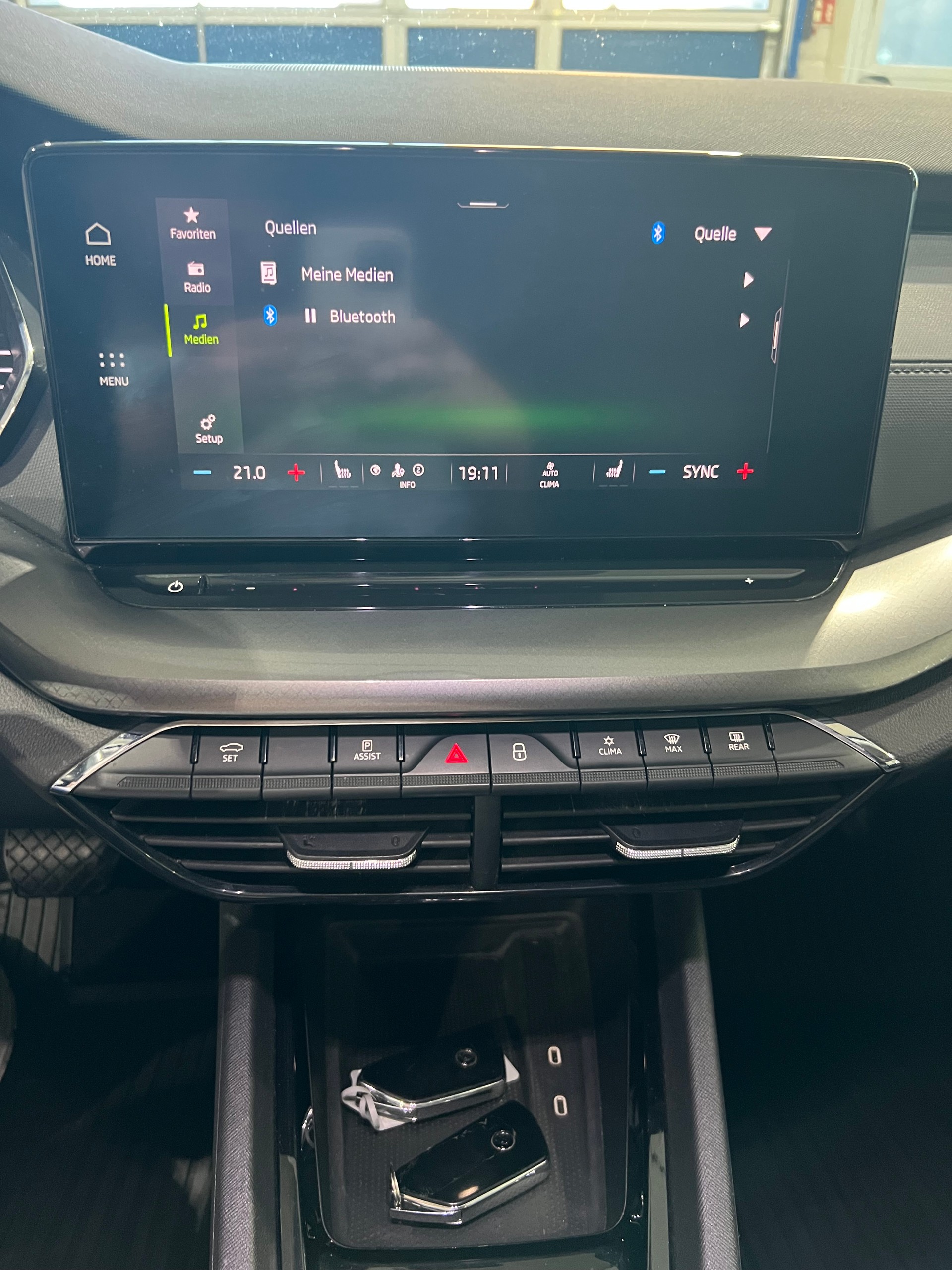 SKODA Octavia Combi 2.0 TDI DSG 4x4**Rückfahrtkamera,CH Auslieferung,Tempomat ACC,Frisch ab MFK**-image-12