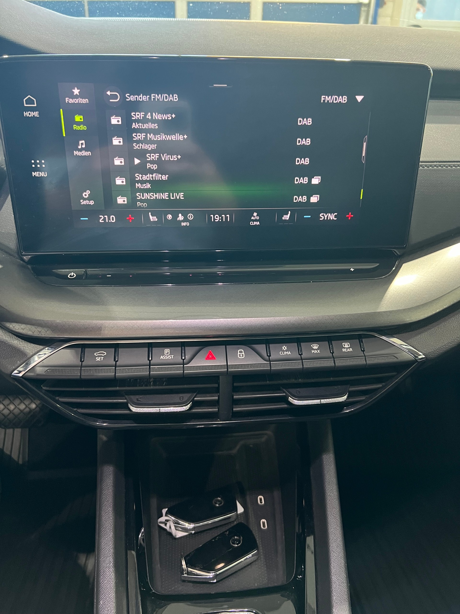 SKODA Octavia Combi 2.0 TDI DSG 4x4**Rückfahrtkamera,CH Auslieferung,Tempomat ACC,Frisch ab MFK**-image-11