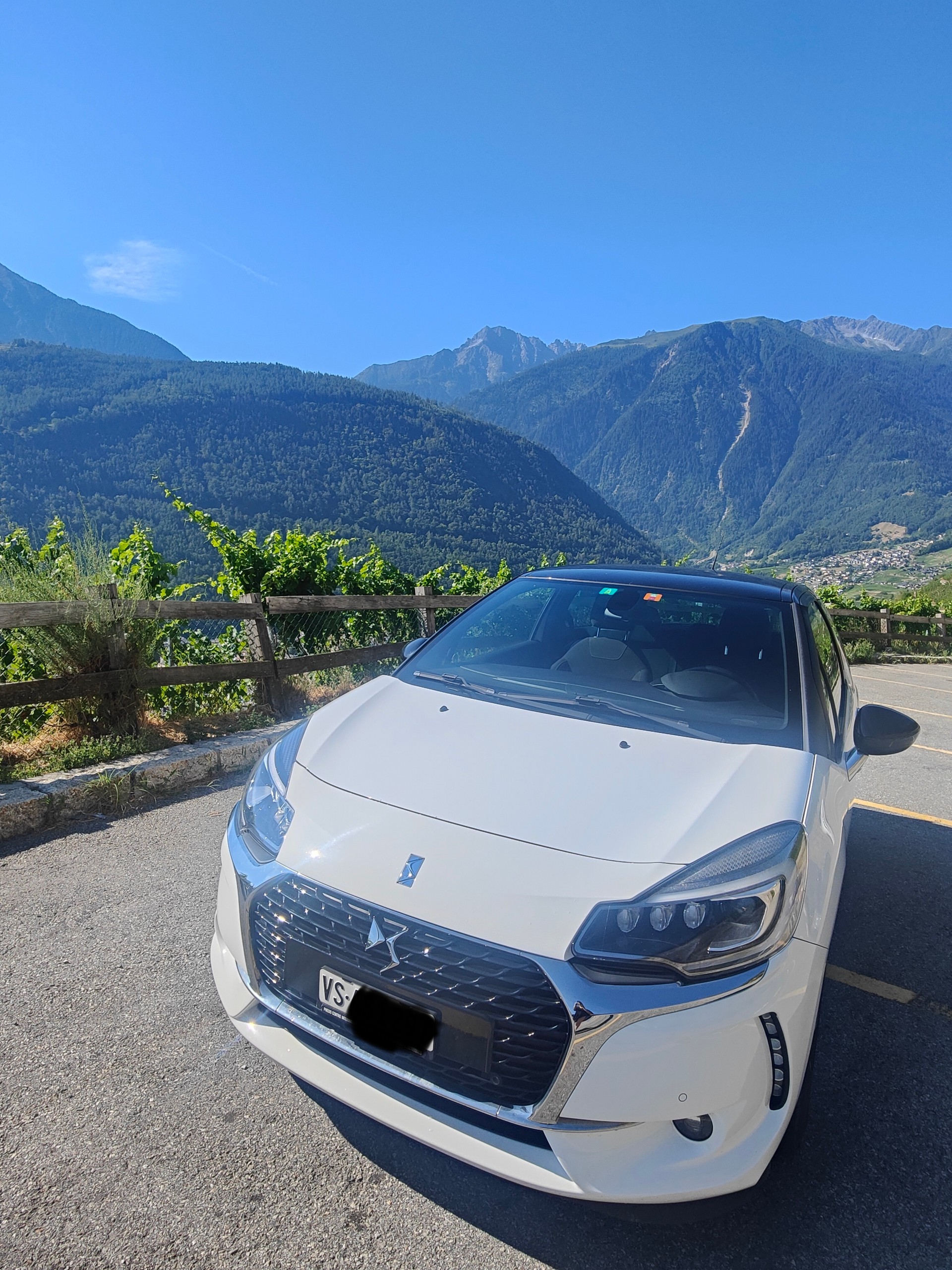 DS AUTOMOBILES 1.2 PureTech Connected Chic-image-1