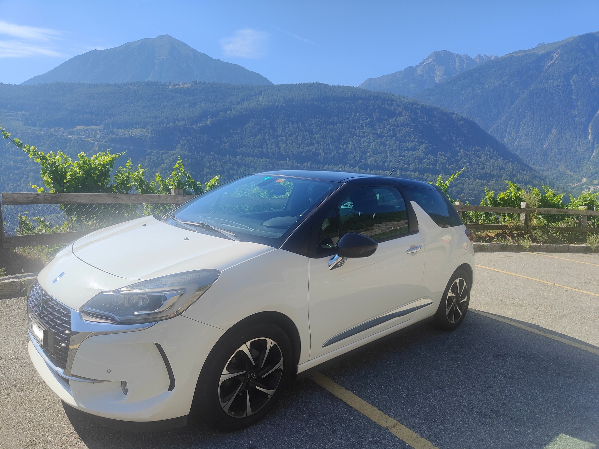 DS AUTOMOBILES 1.2 PureTech Connected Chic-image-0